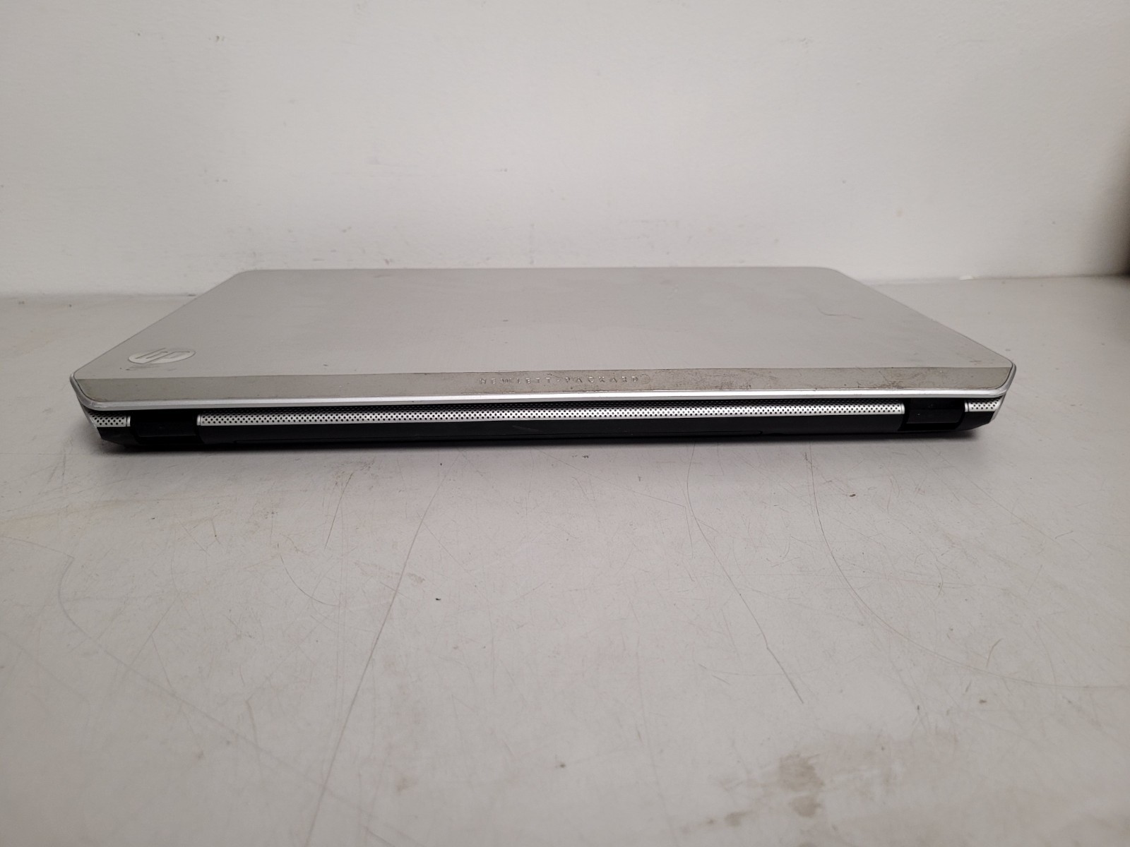 Hp Envy M6 notebook amd a10 4600m 2300mhz 8gb ram 256gb ssd charger CND3140H8J