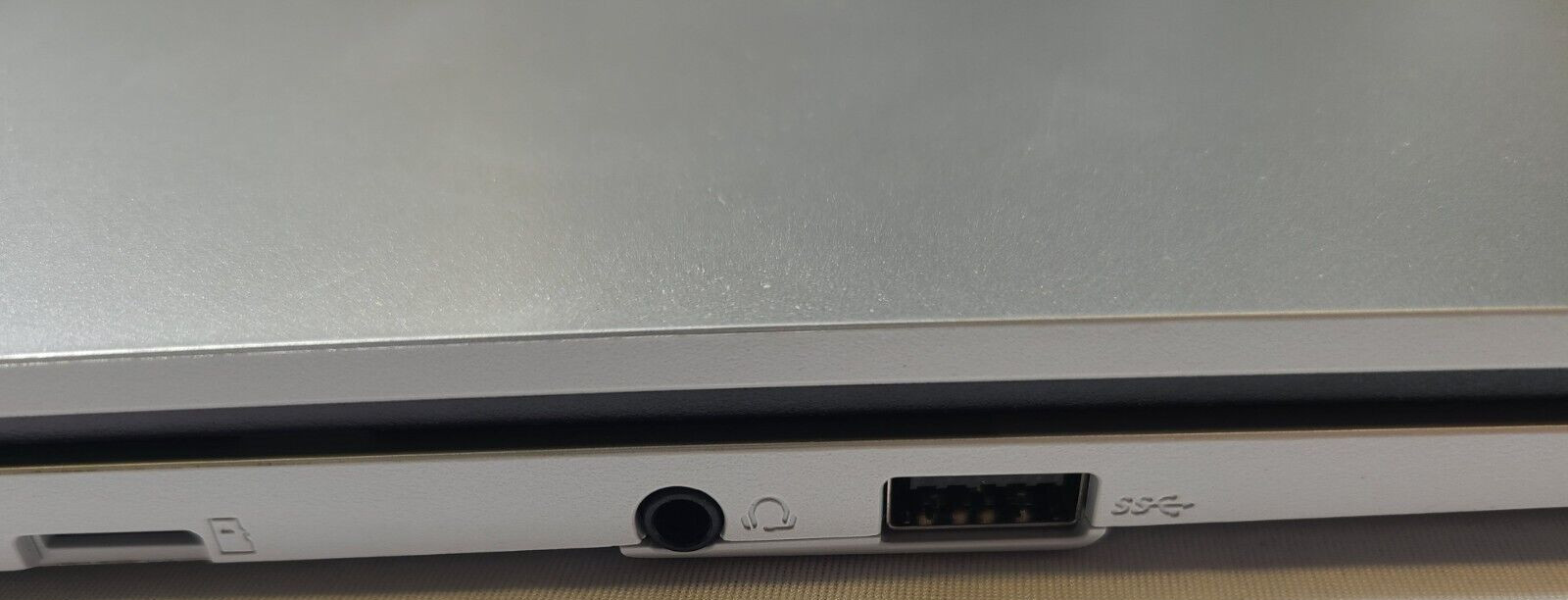 ASUS Chromebook CX1 15.6″ 64GB Laptop (CX1500CKA-DH01-CB)