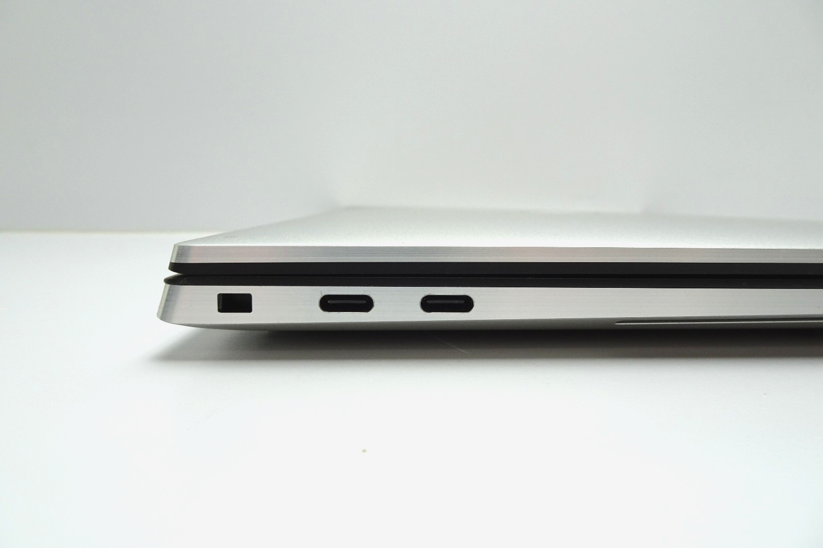 Dell XPS 15 9500 Laptop | i7-10750H | 32GB RAM | 512GB NVMe | LINUX | READ
