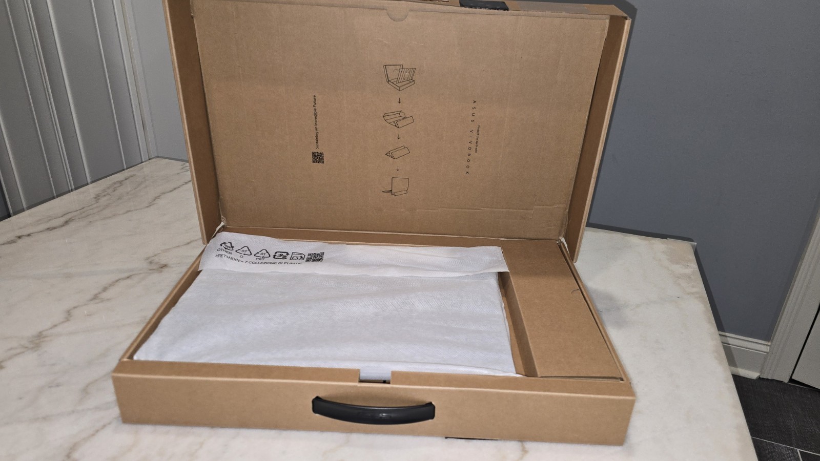 Asus Vivobook 16 Flip TP3607SA-DS74T, 16″ Touchscreen Convertible, Intel Core 7