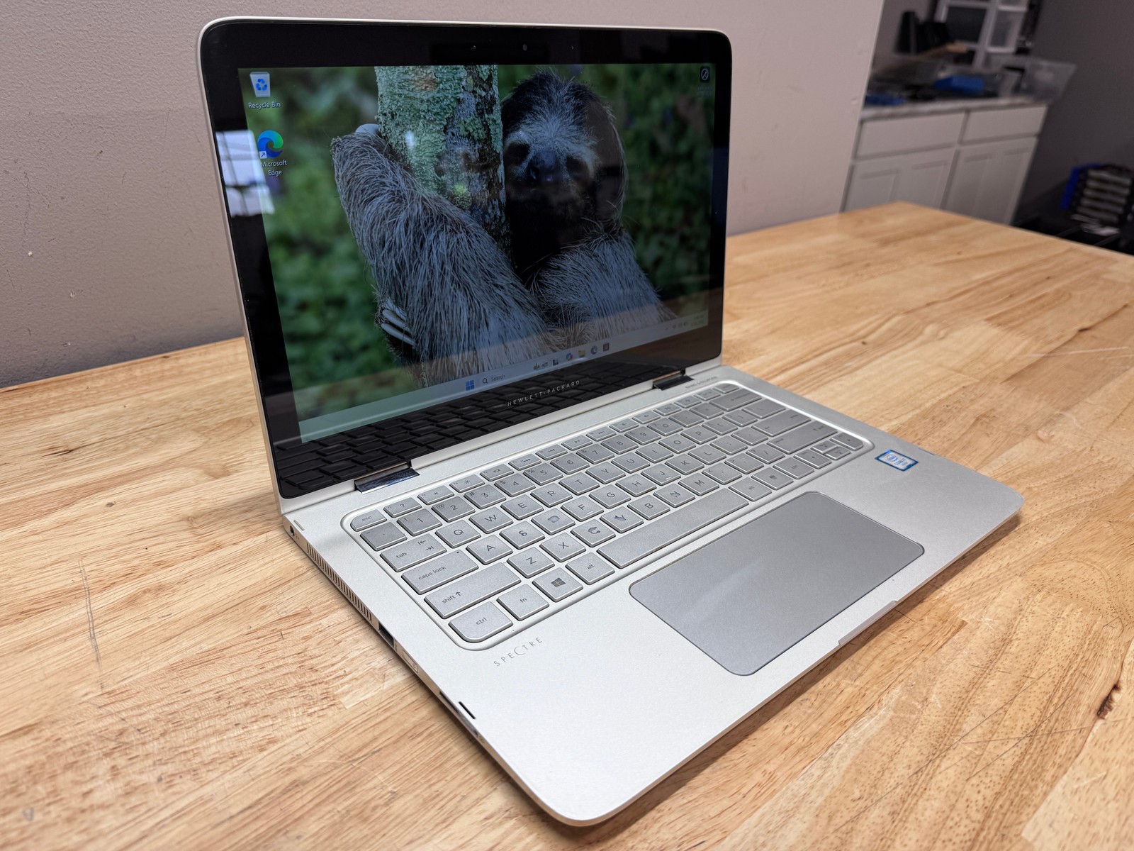 HP Spectre x360 13-4105DX 13.3″ TOUCHSCREEN Laptop Intel Core i7, 512GB SSD, W11