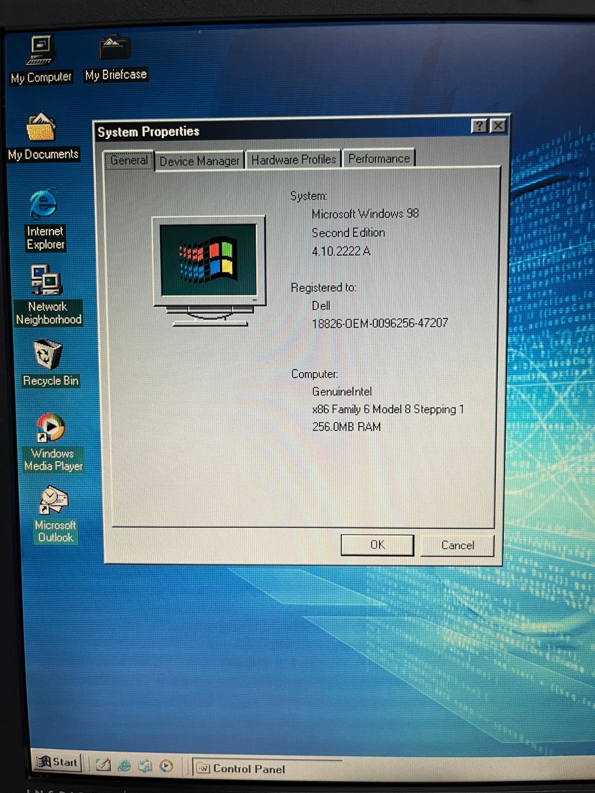 Dell Inspiron 3800 Pentium III 500Mhz 256MB Ram, 6GB HDD ATi Mobility Windows 98