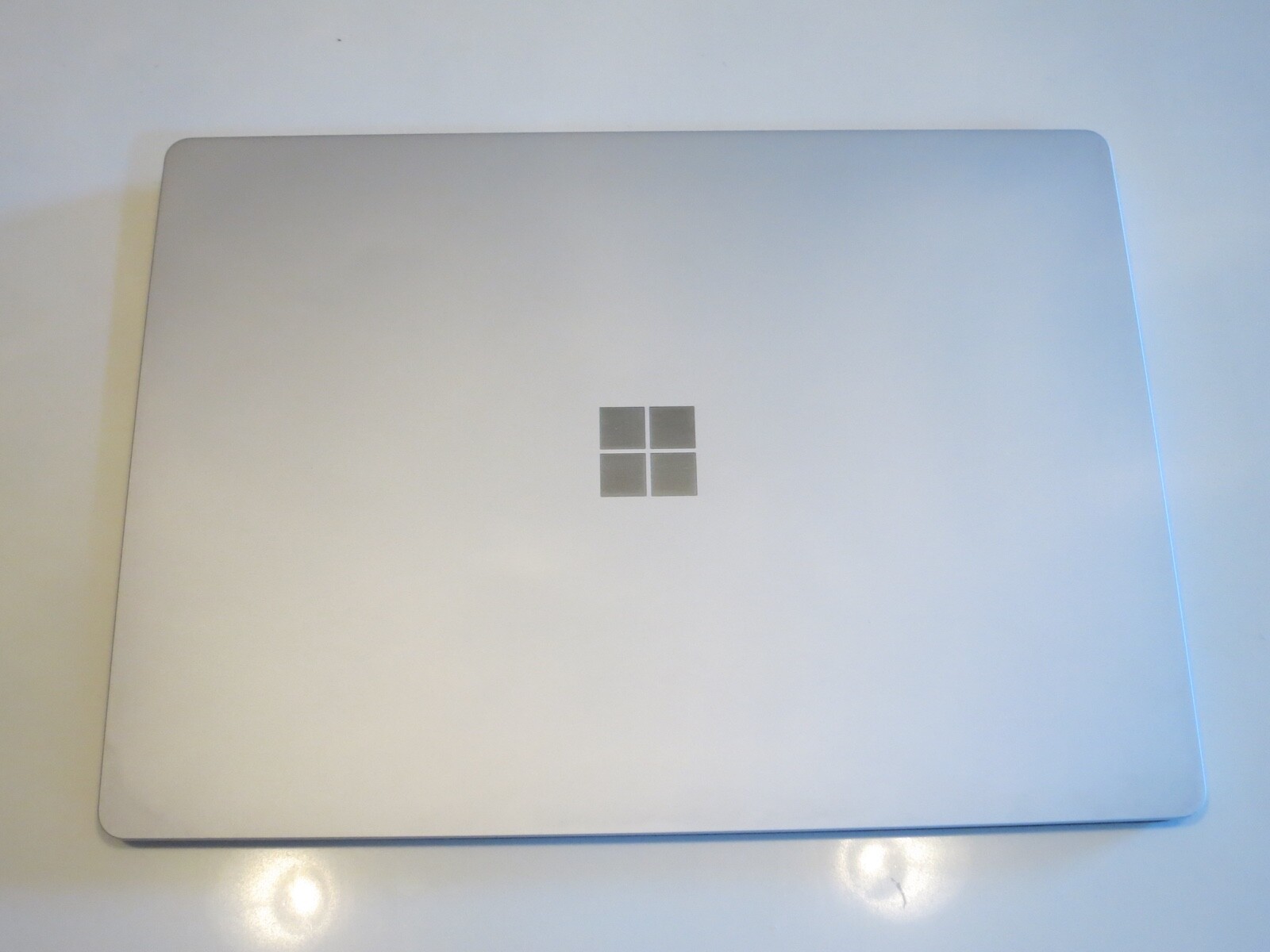 Microsoft Surface Laptop 1769 13.5″ Touch i7-7660U 2.5Hz 8GB 256GB SSD Iris W10