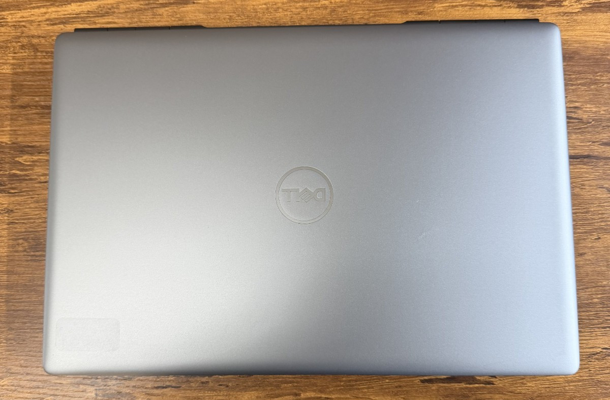 Dell Precision 7560 Intel(R) Core(TM) i9-11950H 32 GB RAM 1 TB SSD 15.6″