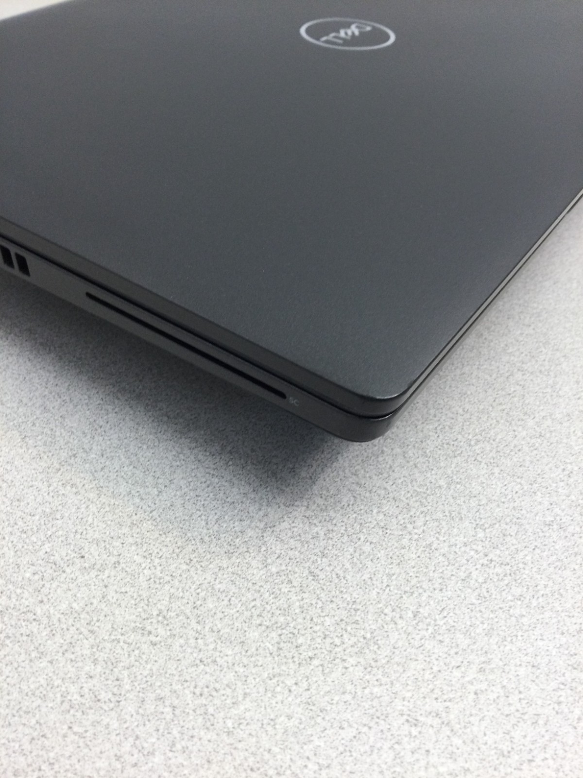 Dell Latitude 5400 14” Core i7-8665U 1.90GHz 8GB RAM 256GB SSD win 11 pro