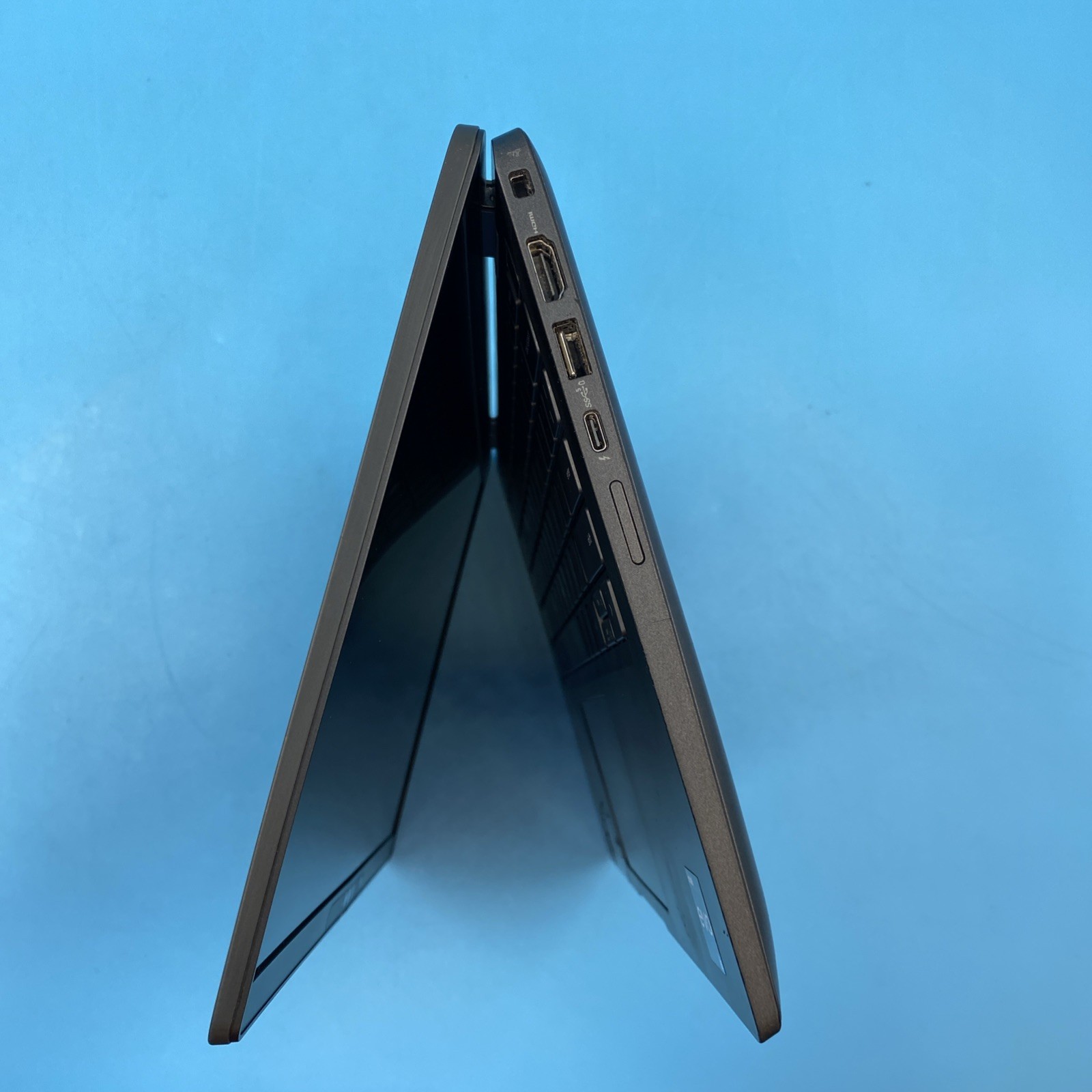 Dell Latitude 7430 | i5-1240P | 16GB RAM | 256GB SSD | NO OS | 50% BATTERY