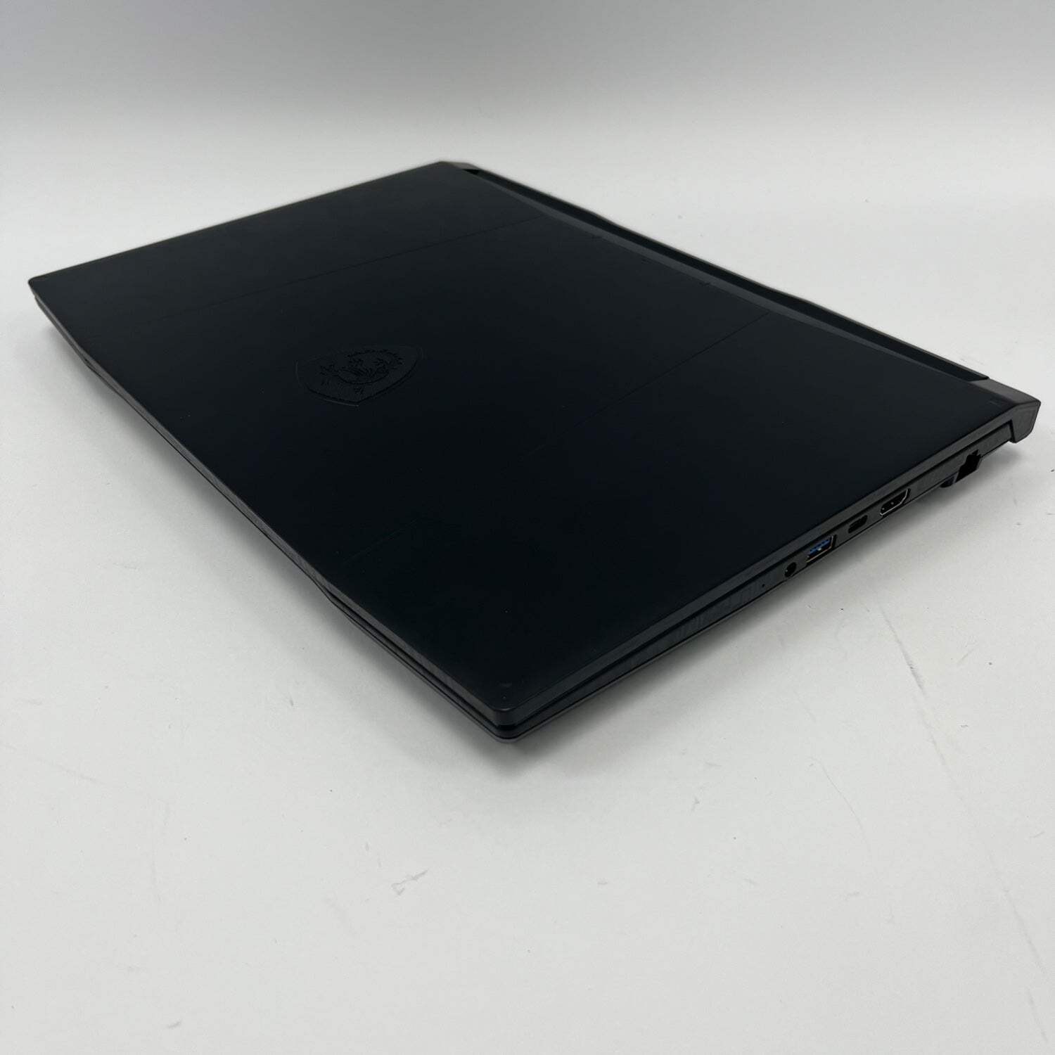 MSI Katana 15 HX 15.6″ i7-14650HX 2.2GHz 64GB RAM 4TB SSD GeForce RTX 5070