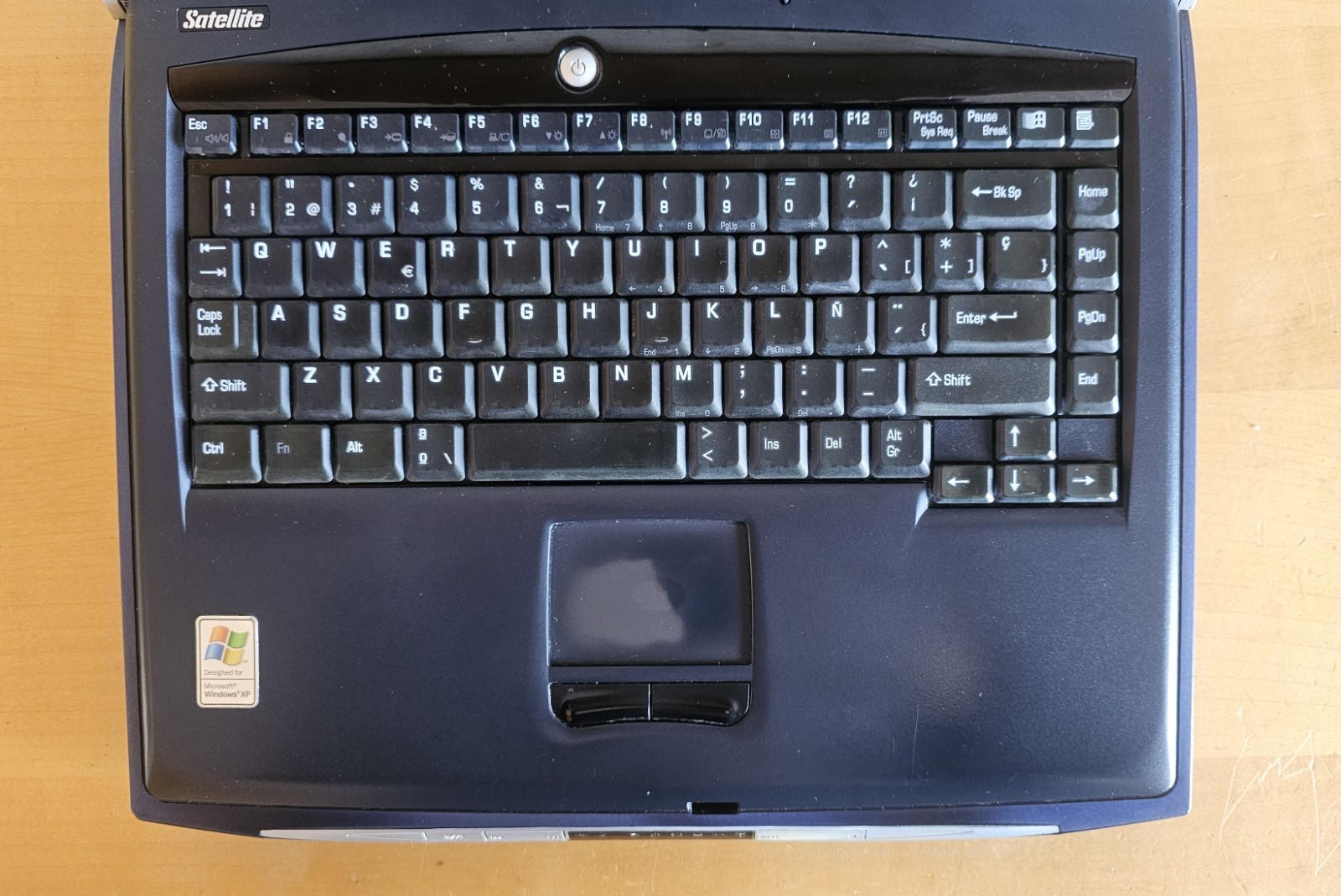 ToshibaS1900 Intel Pentium 4 Ati Radeon Windows 98/XP DualBoot PC