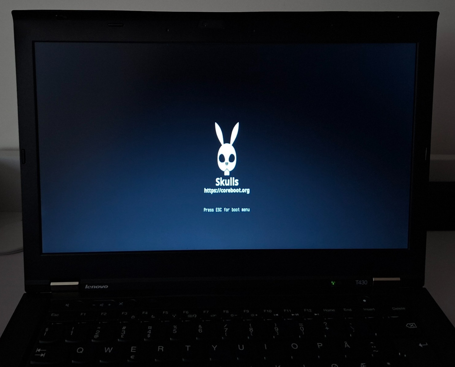 Lenovo ThinkPad T430 | Coreboot (Skulls) | HD+ 1600×900 | 8GB RAM | 128GB SSD