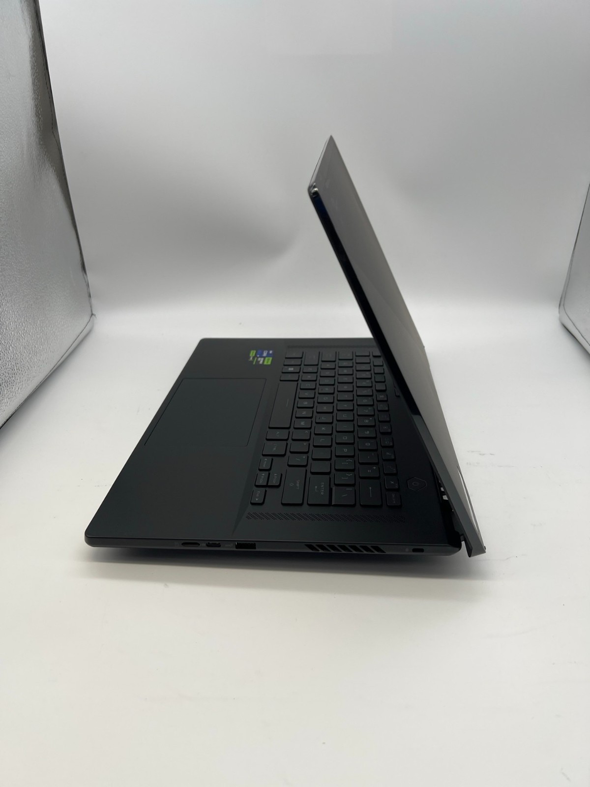 ASUS ROG Zephyrus M16 16″ QHD 240Hz Gaming Laptop i9-13900H RTX 4070 16GB 1TB SS