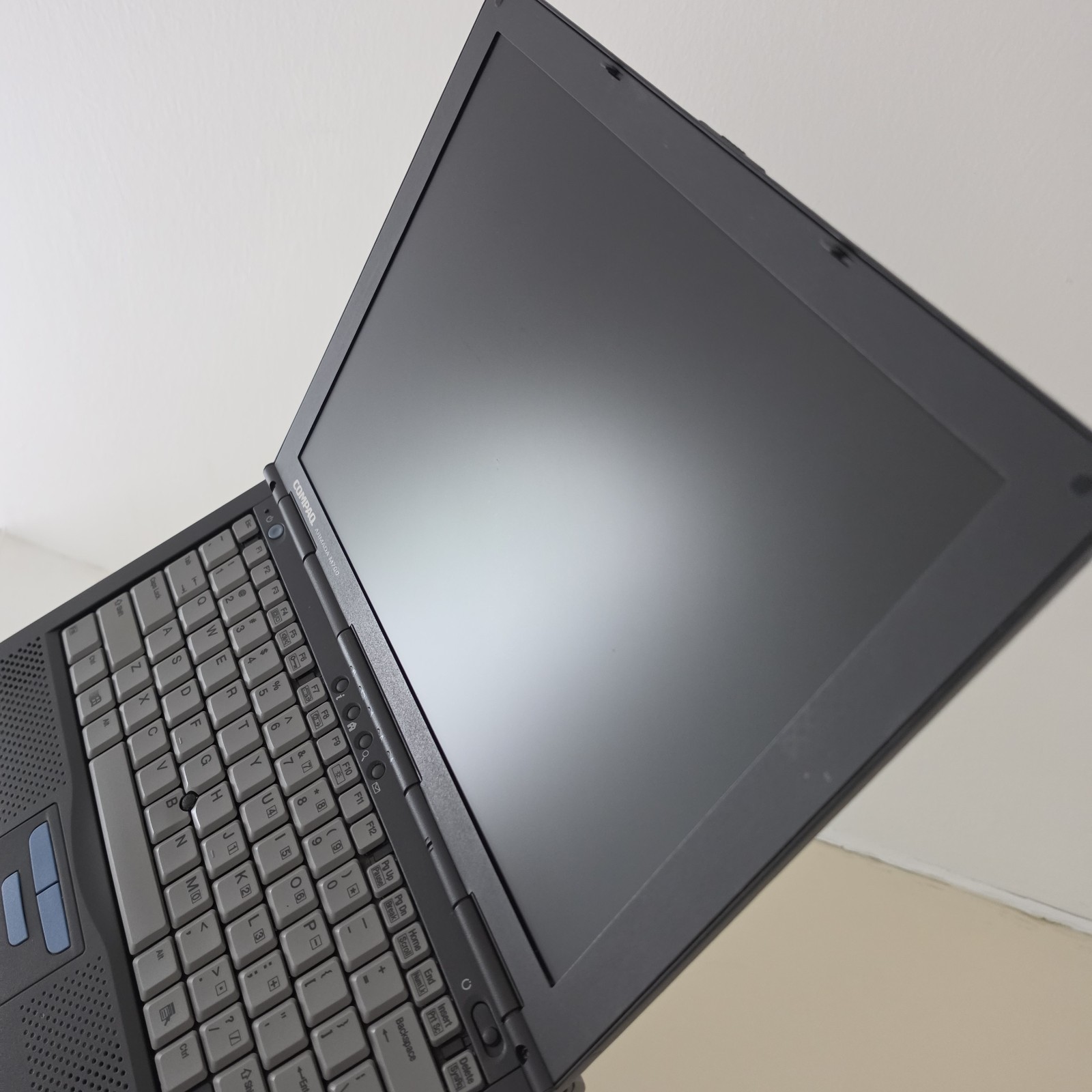 13.3″ Vintage COMPAQ ARMADA M700 Laptop – Intel Pentium III – 384MB RAM 10GB HDD