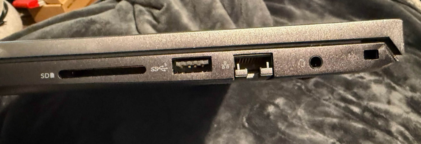 DELL VOSTRO 15 5510 INTEL CORE i5 8GB RAM – Used – STILL WORKING