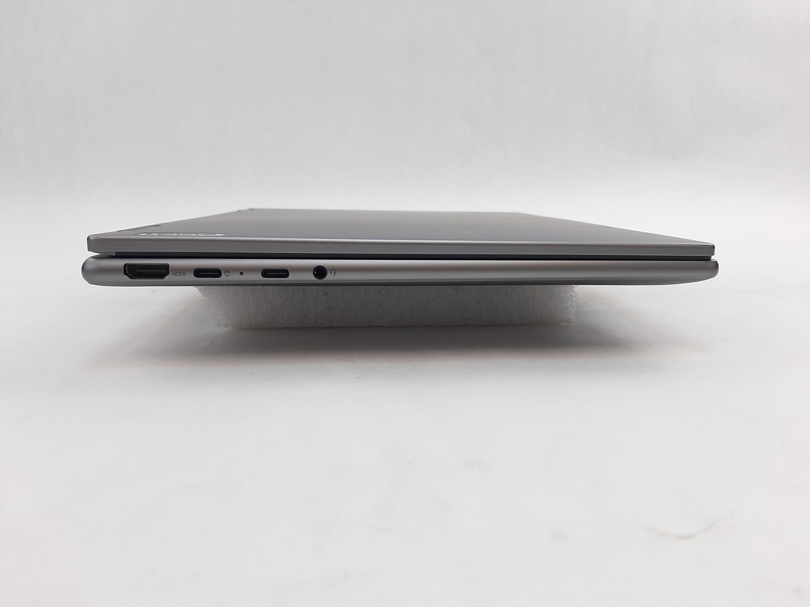 Lenovo Yoga 7 2-in-1 14″ Ryzen 7 8840HS 3.30GHz 16GB RAM 256GB NVMe No AC C4*185