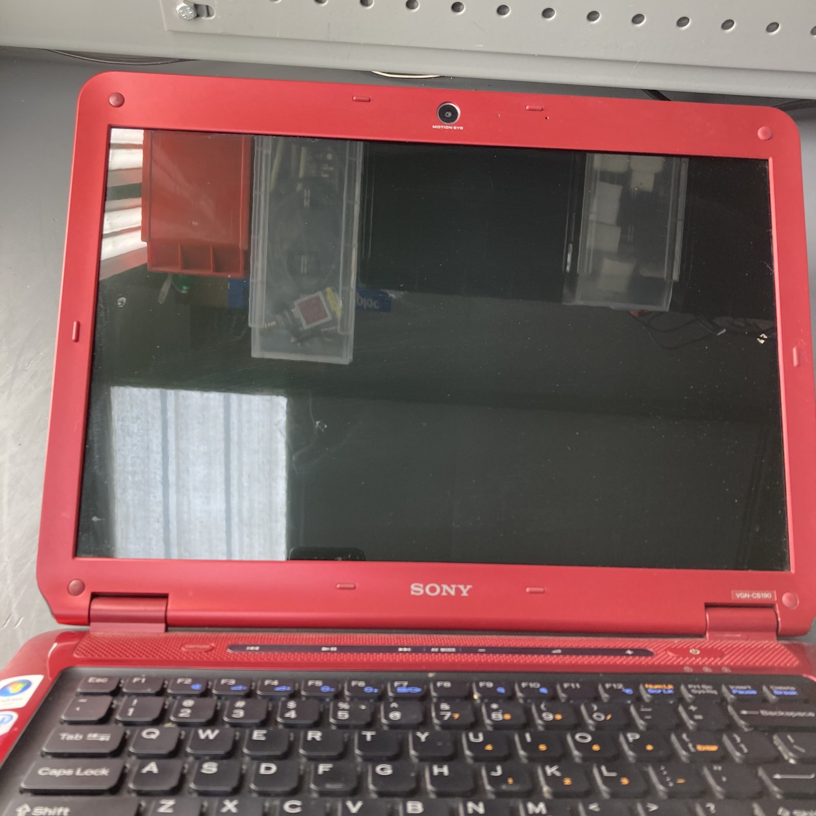 RED Sony Vaio VGN-CS190 14.1″ Laptop Core 2 Duo 2GHz 3GB RAM 250GB HDD Vista