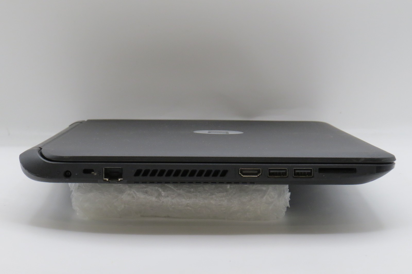 HP Pavilion 15 | A8-7410 @ 2.2GHz | 8GB DDR3 | 256GB SATA SSD | 15.6″ | No OS