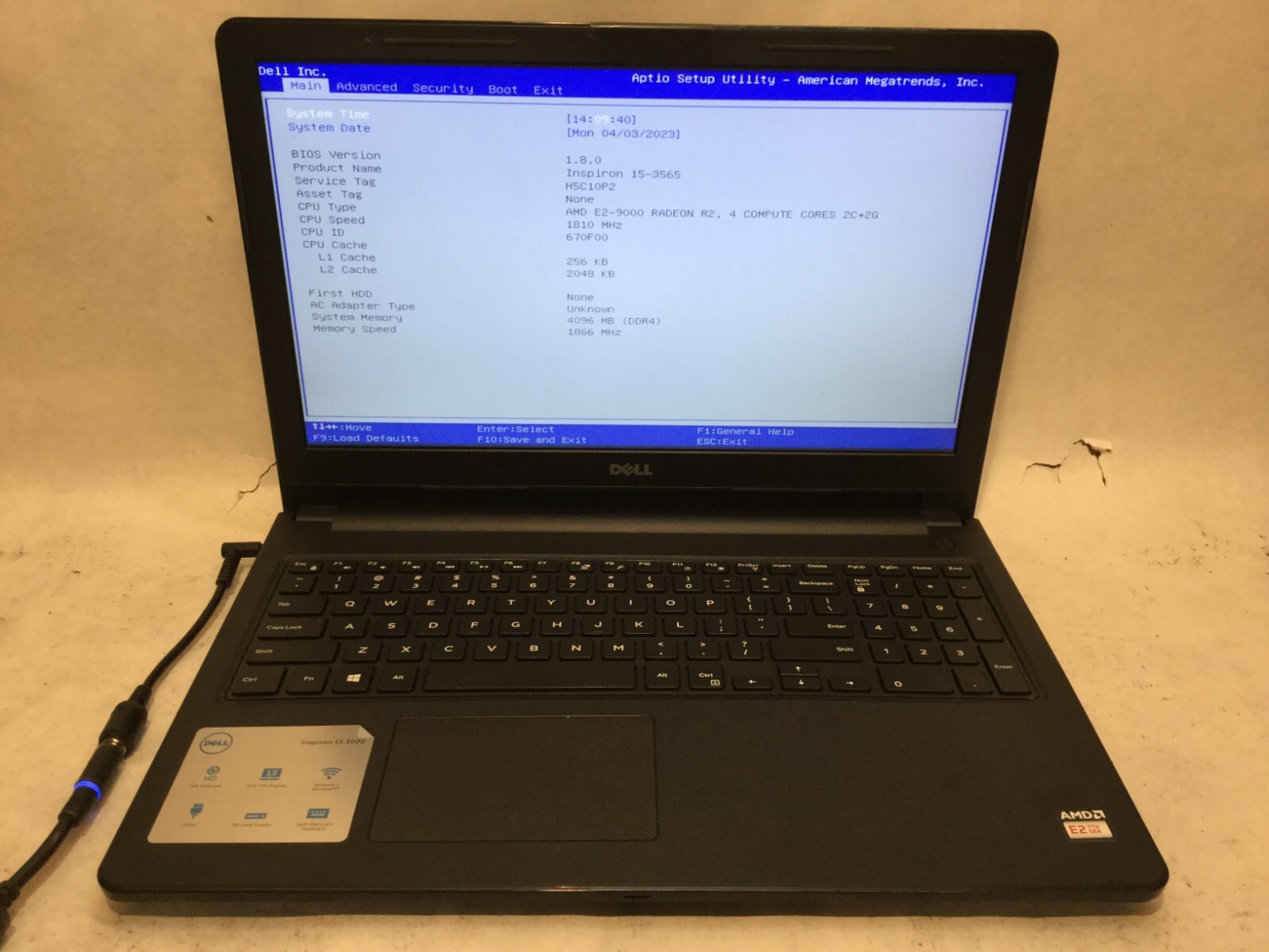 Dell Inspiron 15-3565 / AMD E2-9000 R2 4 CC (2C+2G) @ 1.8 GHz /(MISSING PARTS)MR