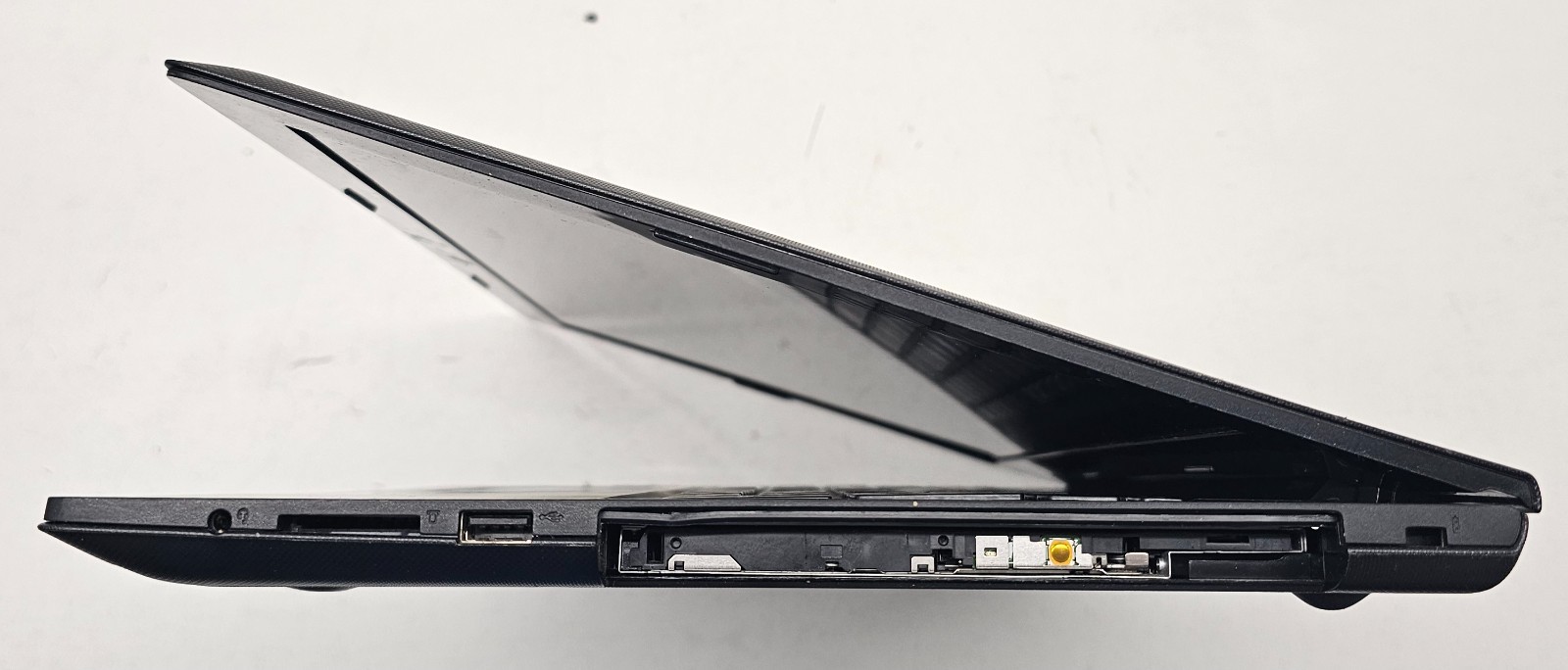Lenovo G50-80 15.6″ Laptop Intel Core i3 NO RAM/HD/OS/BATT/POWER (FL)