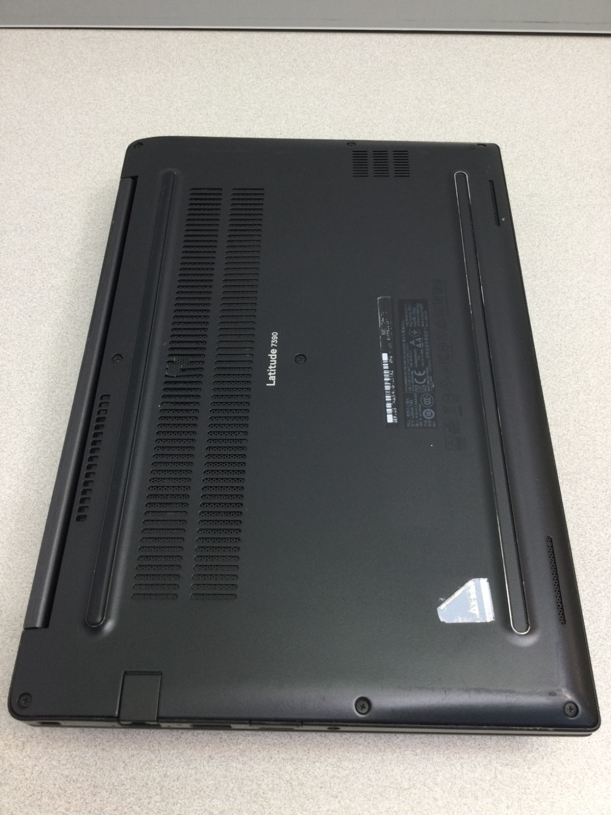 Dell Latitude 7390 13″ i7-8650u 8GB RAM 128GB SSD WINN 11 PRO