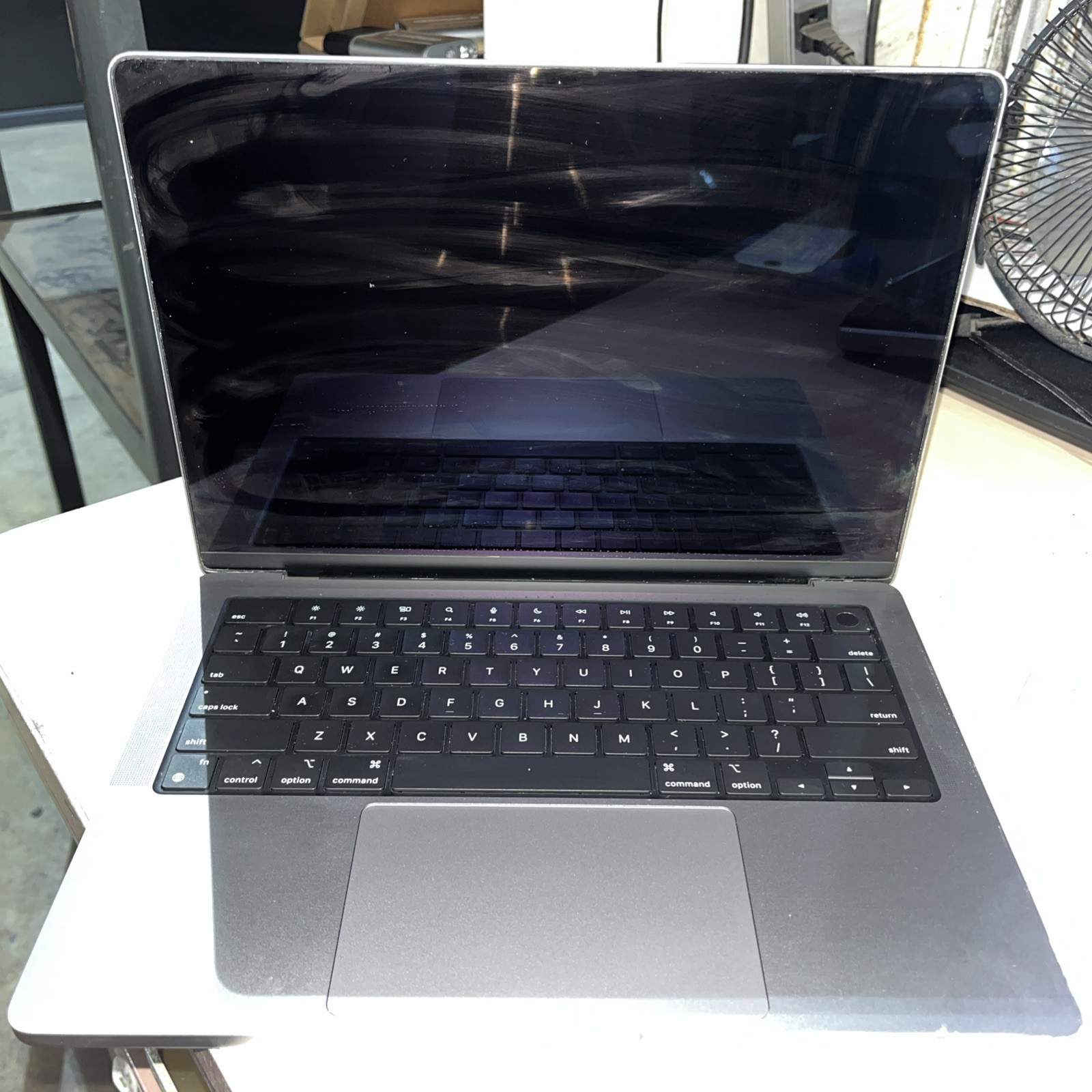 APPLE MACBOOK PRO A2918 M3 8GB RAM 512SSD