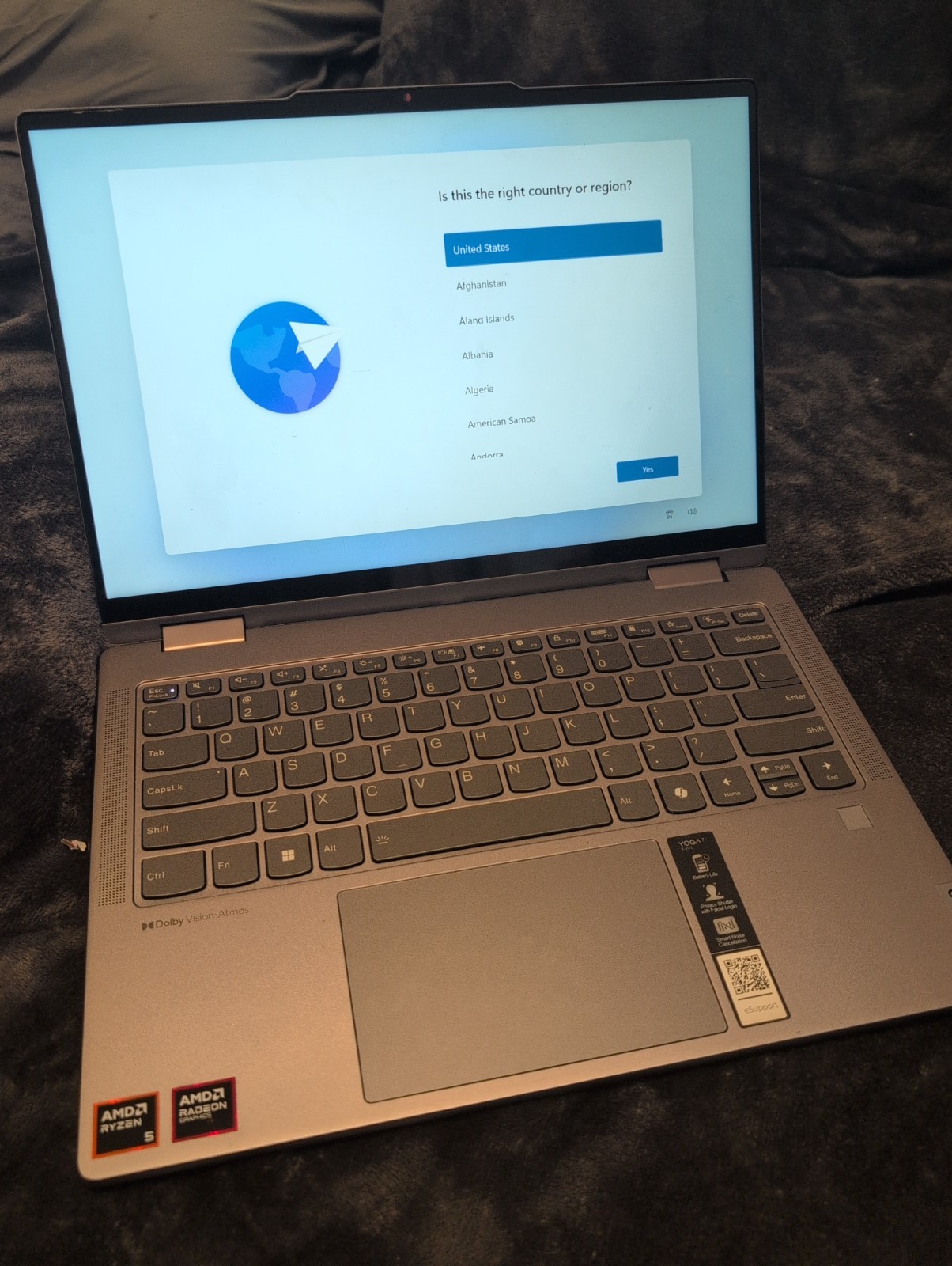 Lenovo Yoga 7 2 In 1 Laptop 14AHP9 AMD Ryzen 5 8640HS 512GB Storage