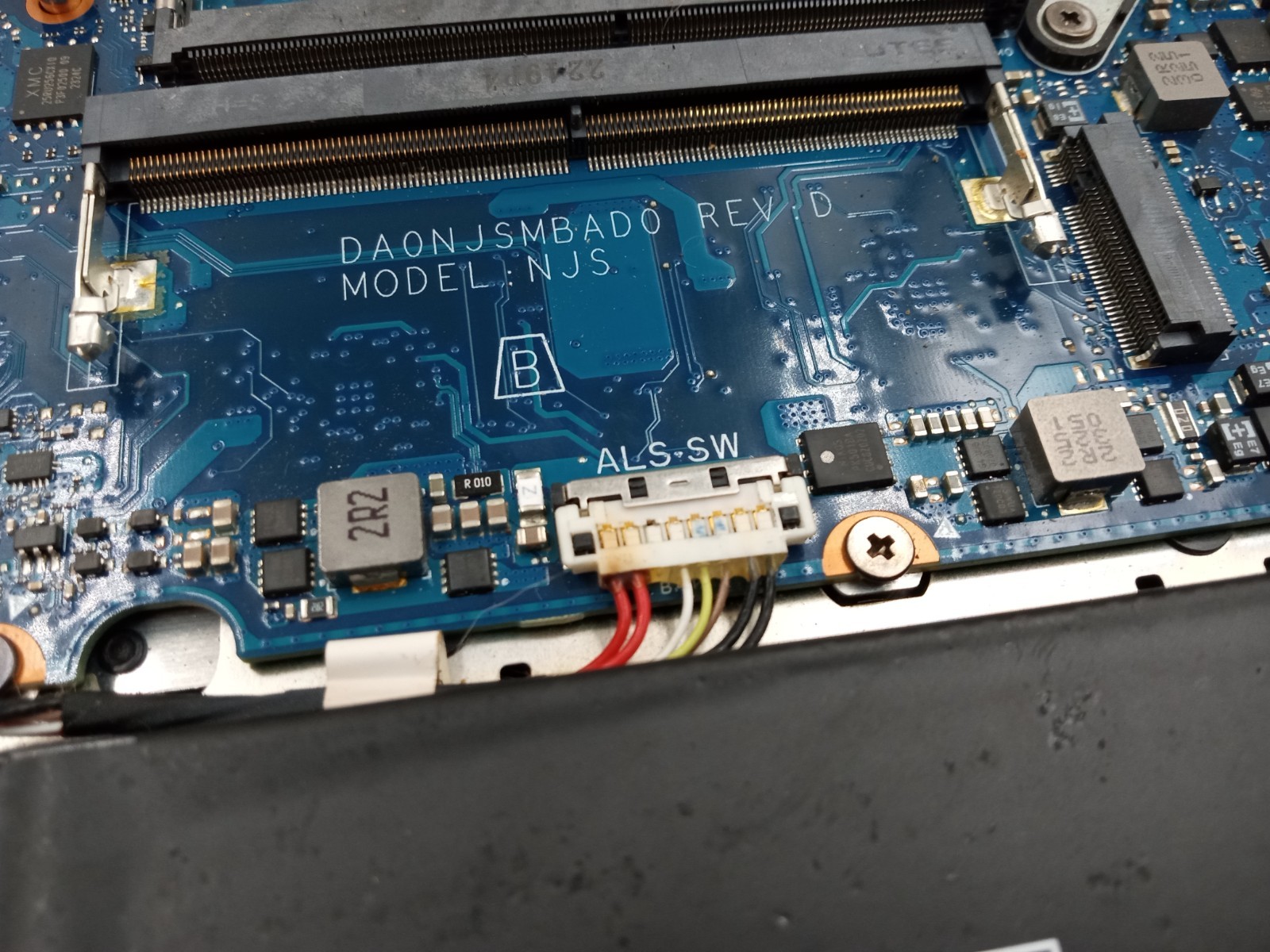 Asus TUF Gaming A17 FA707XU 17.3″ AMD Ryzen 9 7940HS Radeon 780M -BOOTS -READ!!