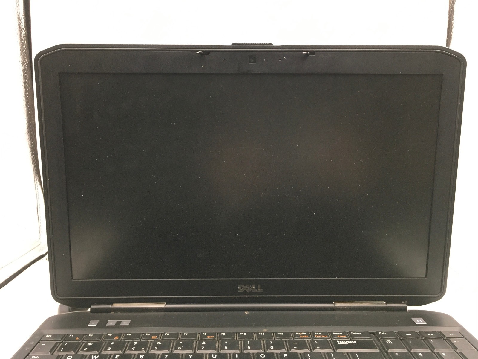 DELL LATITUDE E5530 – FOR PARTS/NO BOOT – INTEL I5 – NO RAM -READ DESCRIPTION-BB