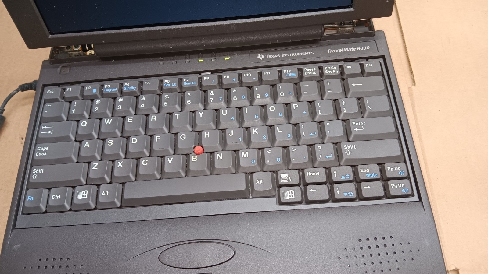 Vintage Texas Instruments TravelMate 6030 Laptop Windows 98 SE Operating System