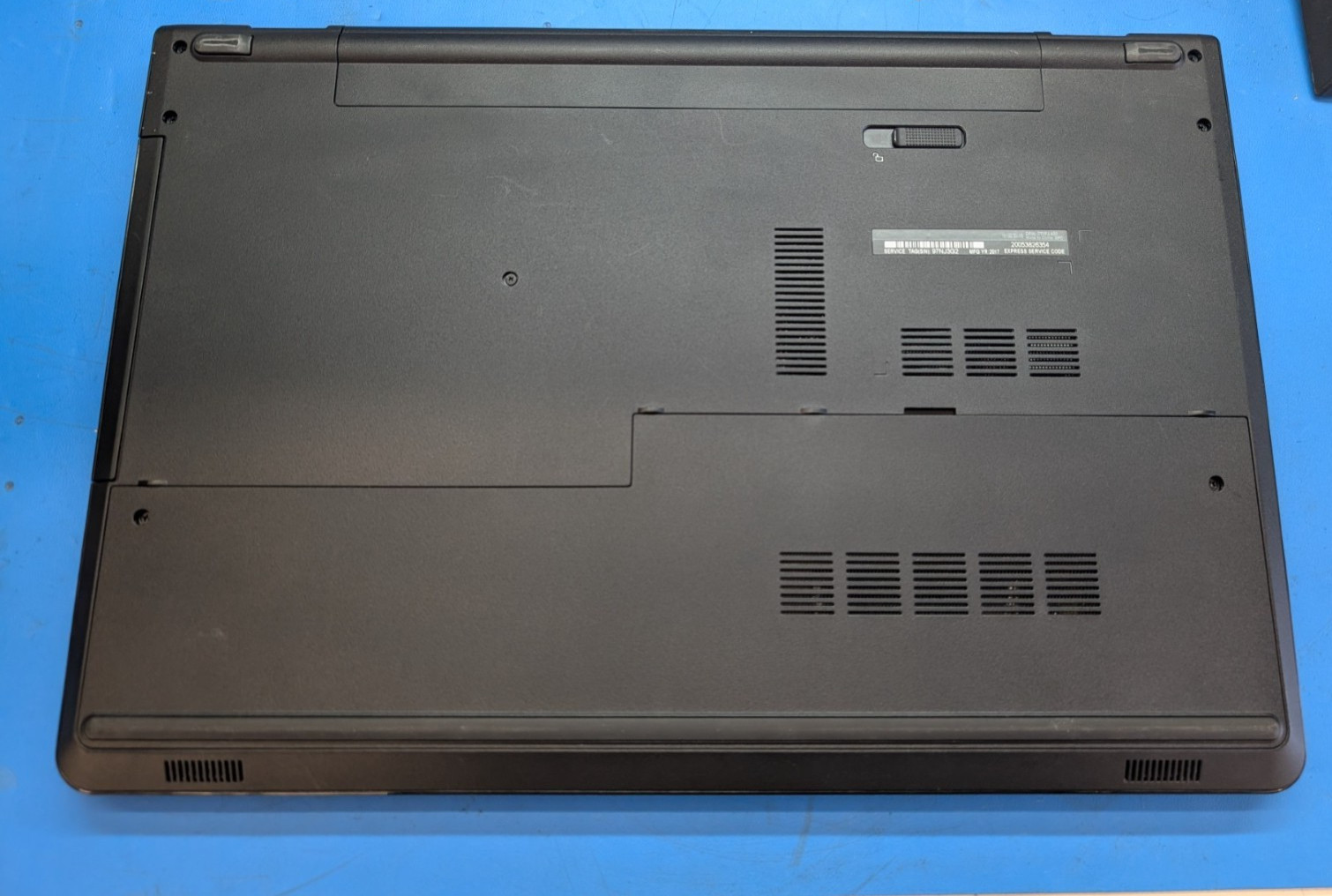 Dell Inspiron 5759 17.3″ Laptop w/ 4GB RAM Pentium 4405U 2.1GHz CPU 500 GB HDD