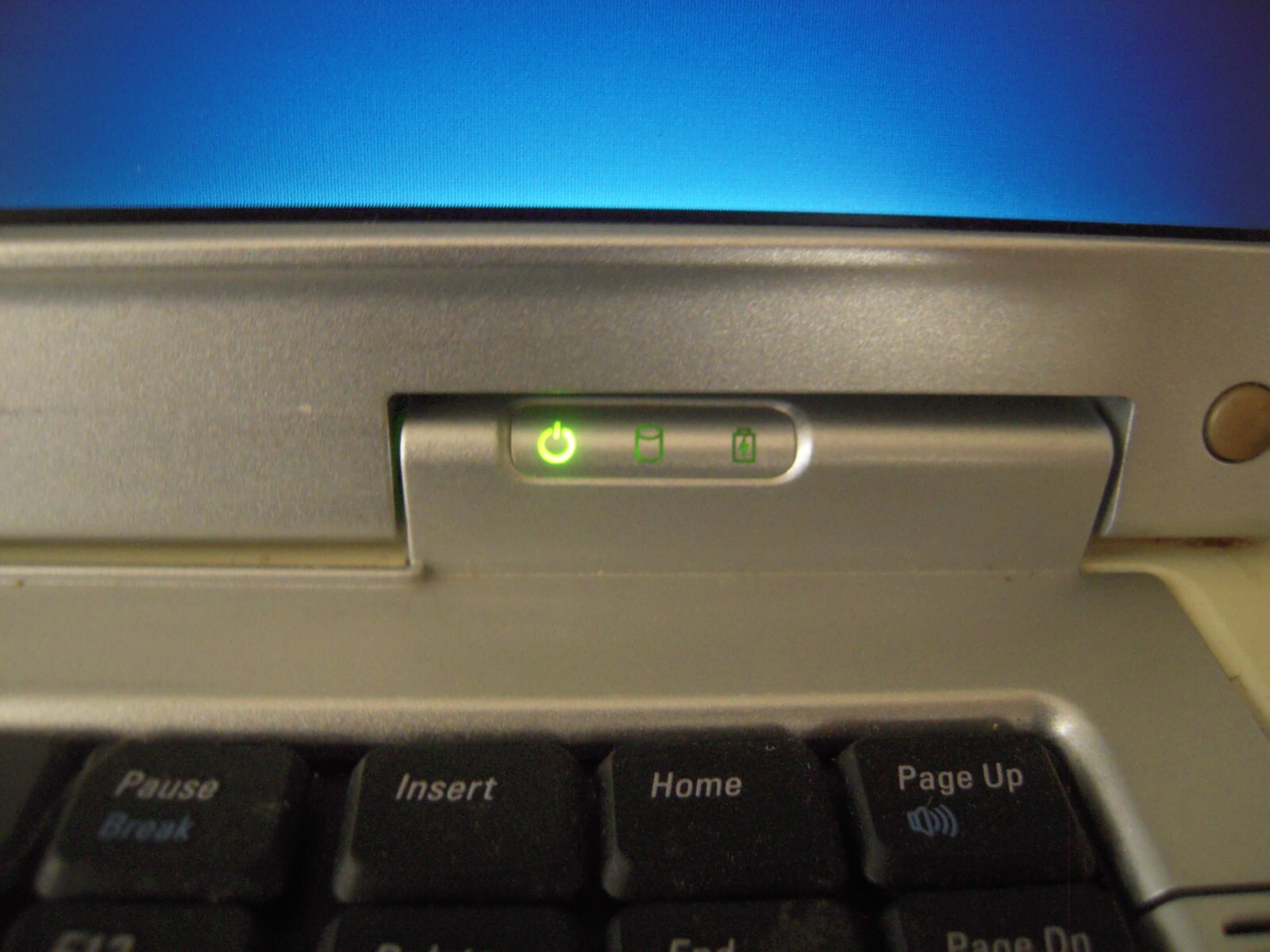 DELL INSPIRON 6K 15.4″ LCD WINDOWS XP INTEL CENTRINO CHIP (FOR PARTS OR REPAIR)