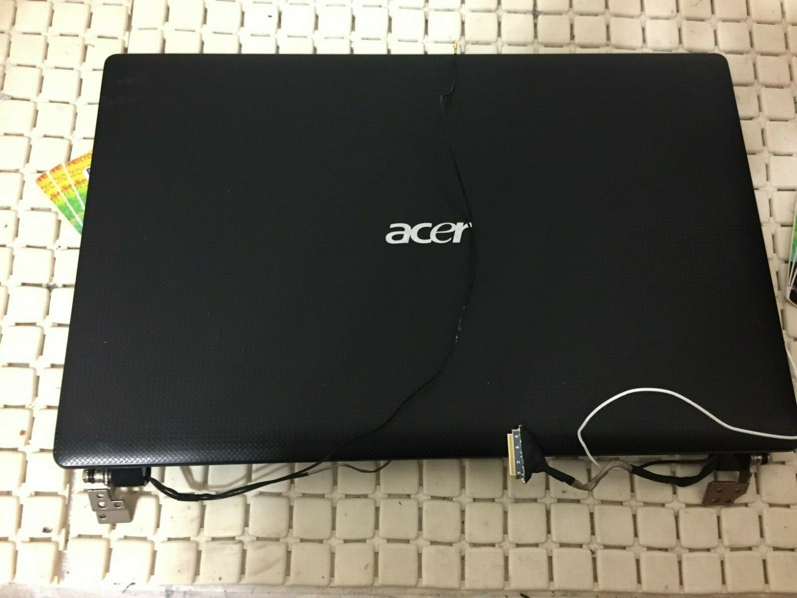 Acer Aspire 5552 Cover Frame Hinges Flat With LCD Including Assembled