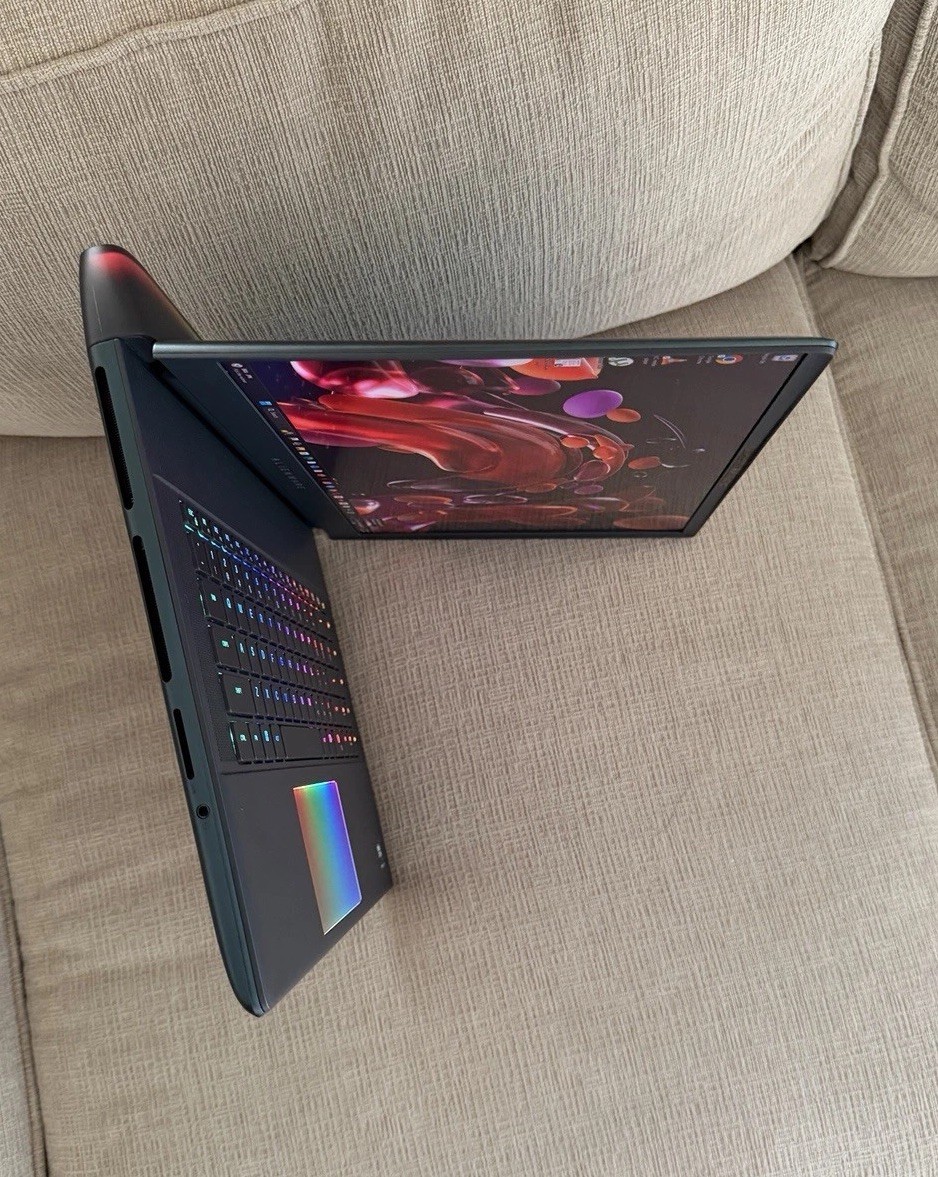 ALIENWARE AREA 51 ULTRA 9 64GB RAM 2TB SSD 5070 Ti