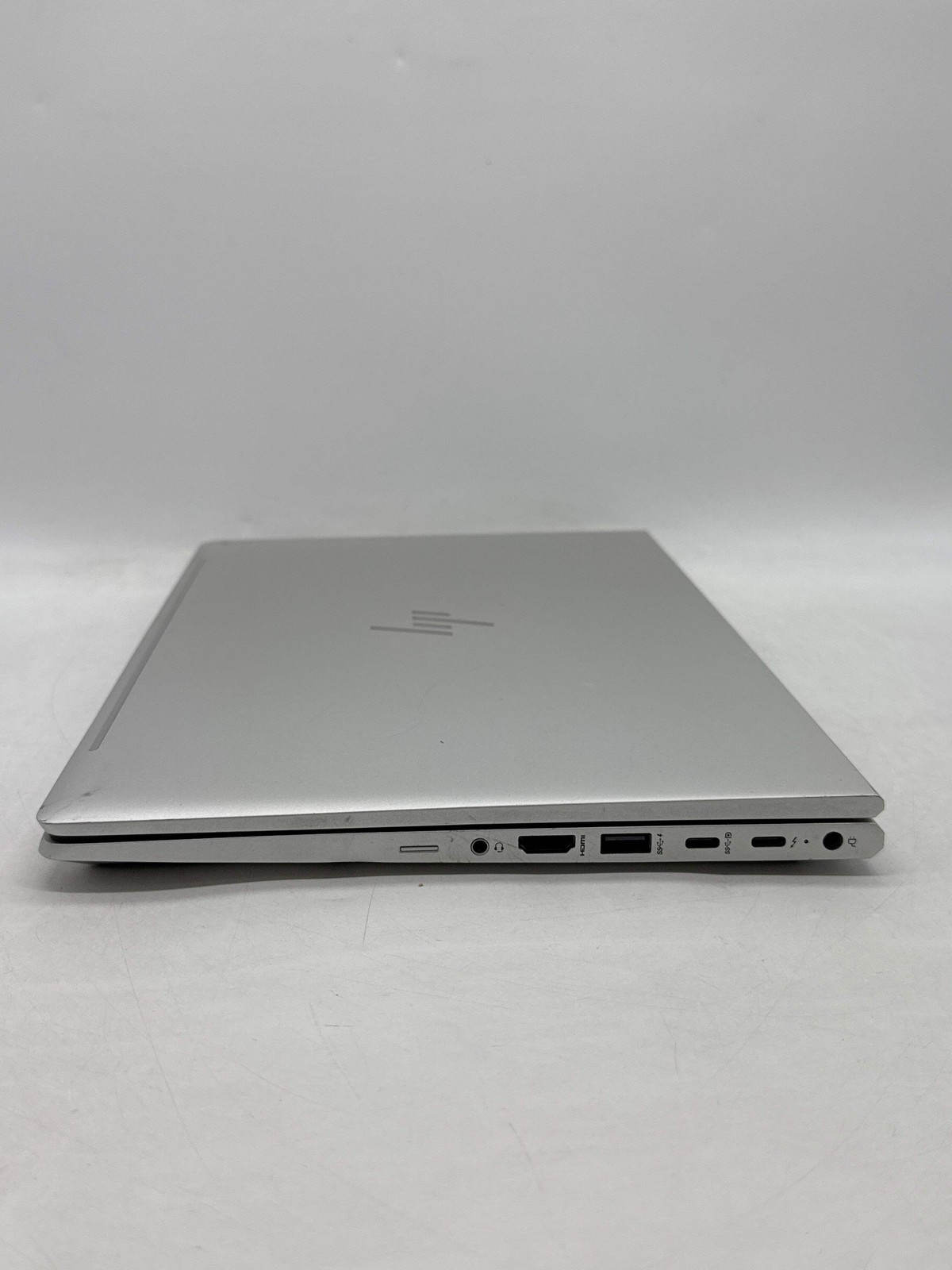 HP EliteBook 640 G10 14.0″ FHD Touch Core i5-1335U 1.30GHz 256GB SSD 8GB RAM