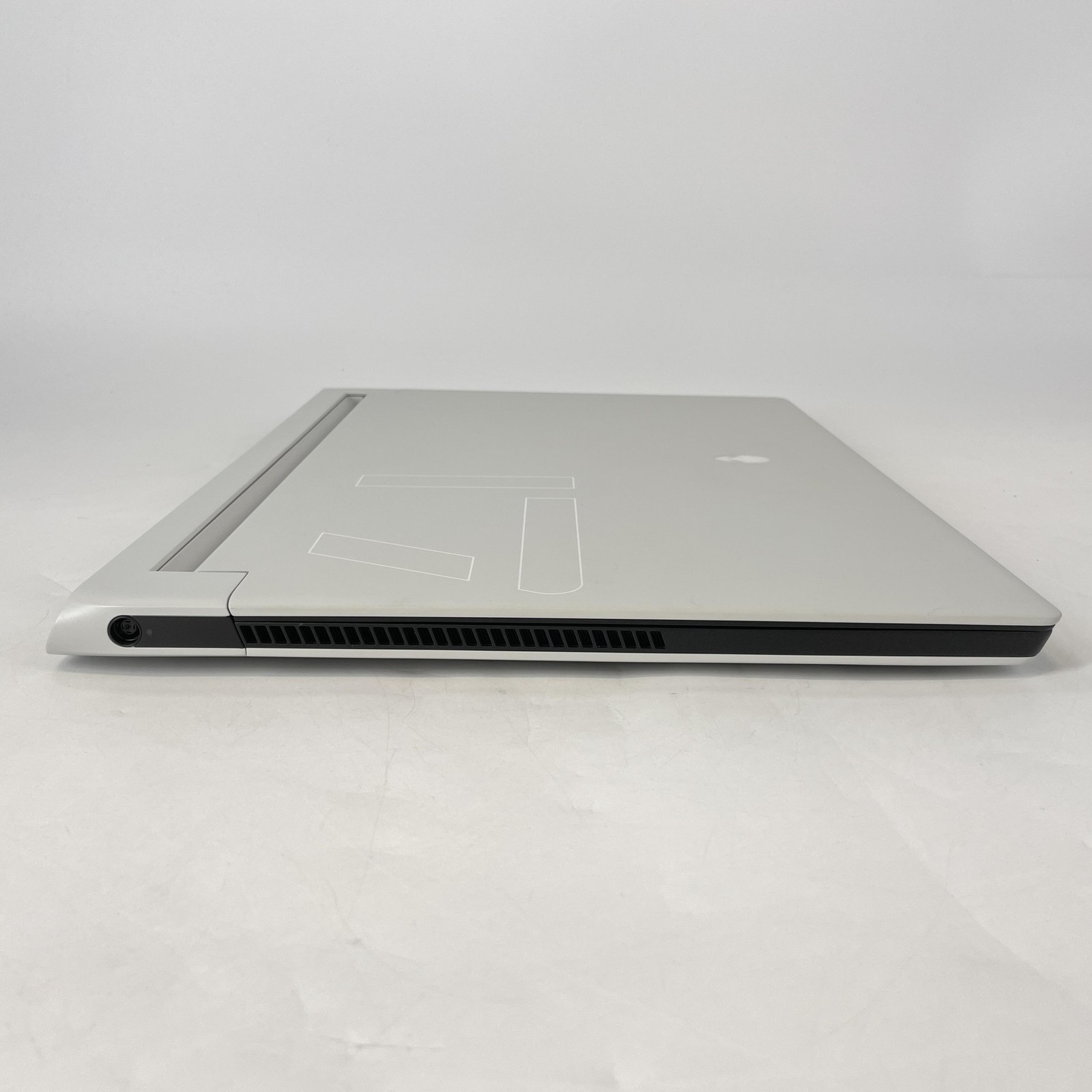 Dell Alienware X17 R1 360Hz FHD i7-11800H 2.3GHz 32GB 2TB SSD RTX 3070 Very Good