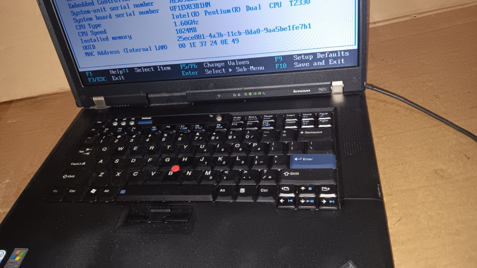 IBM Lenovo ThinkPad R61i Laptop Intel Dual core @ 1.60 GHz 15.4″ LCD Screen DVD
