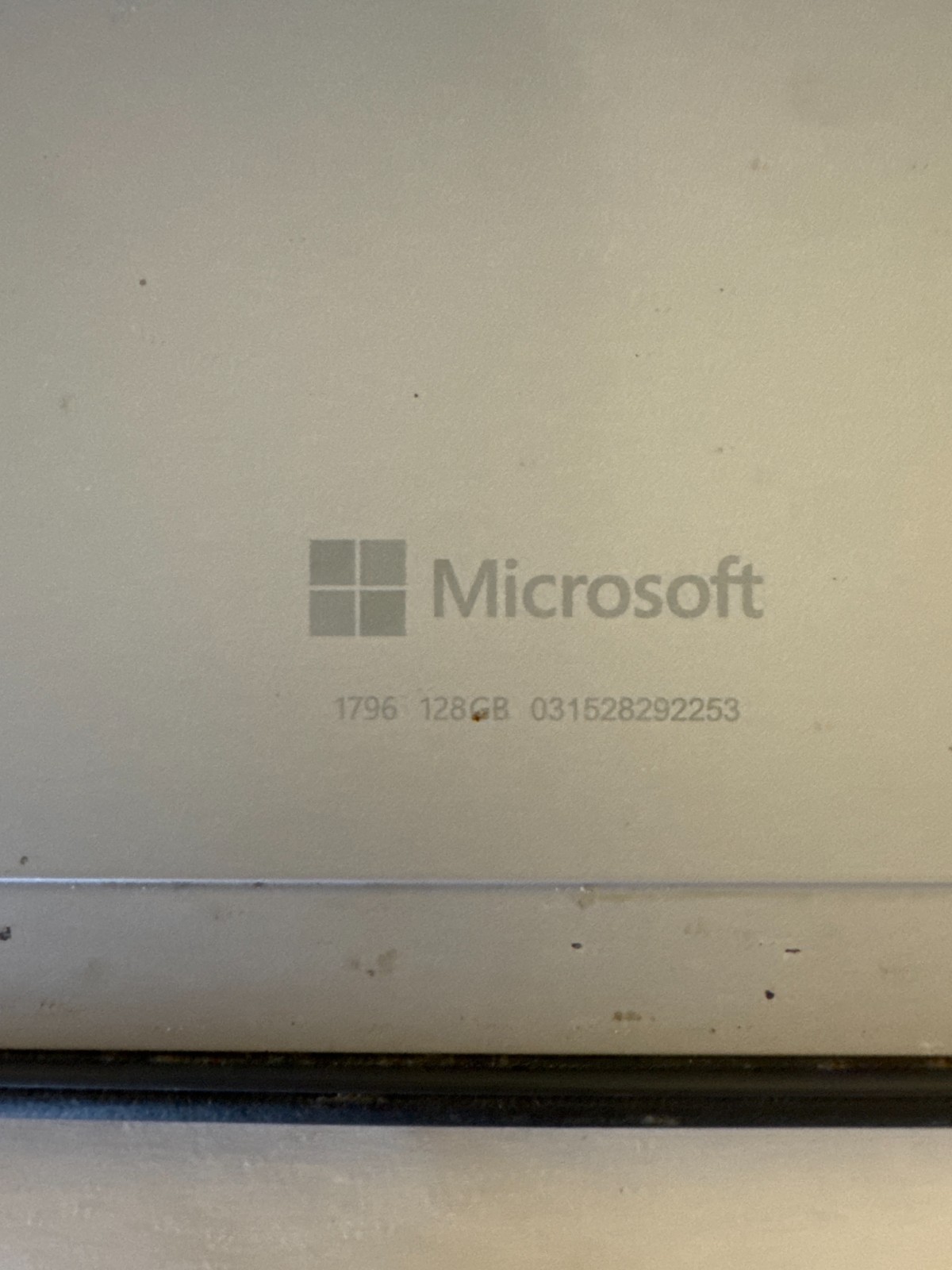 Surface Pro 6 Intel i5-8350U 1.70GHz 8GB RAM 128GB M.2 Win 11 Pro w/ Keyboard