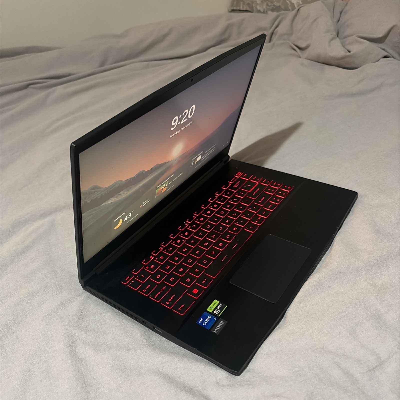 MSI GF63 Thin 11UC 1289US 15.6″ 144 Hz Gaming Laptop in Black