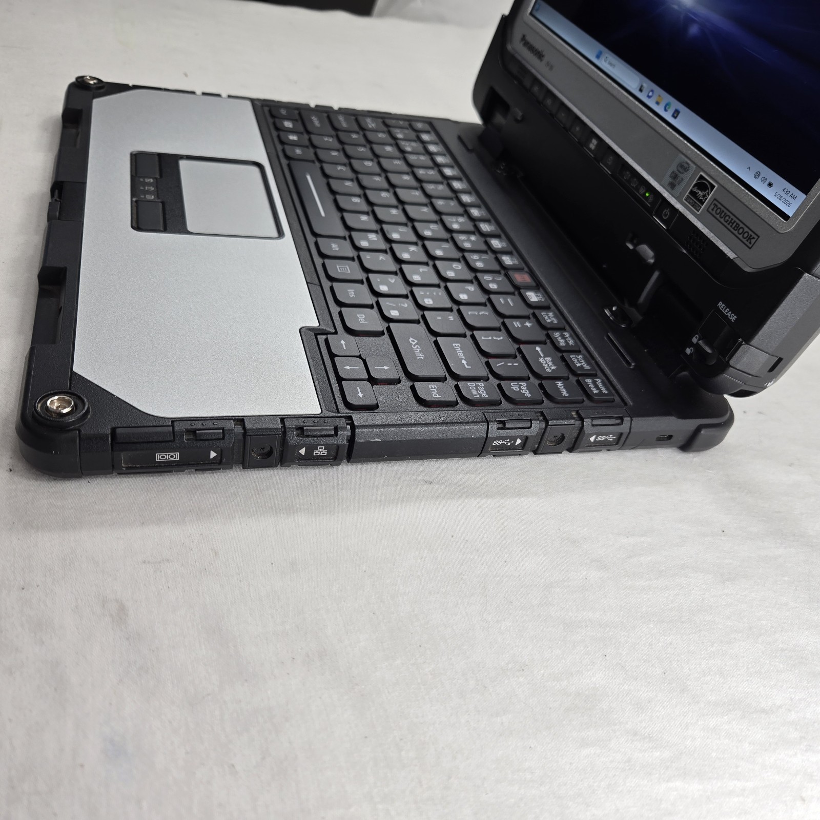 Panasonic Toughbook CF-33 i7-10810U 1.10GHz 512GB SSD 32GB Ram 4G GPS — Grade B