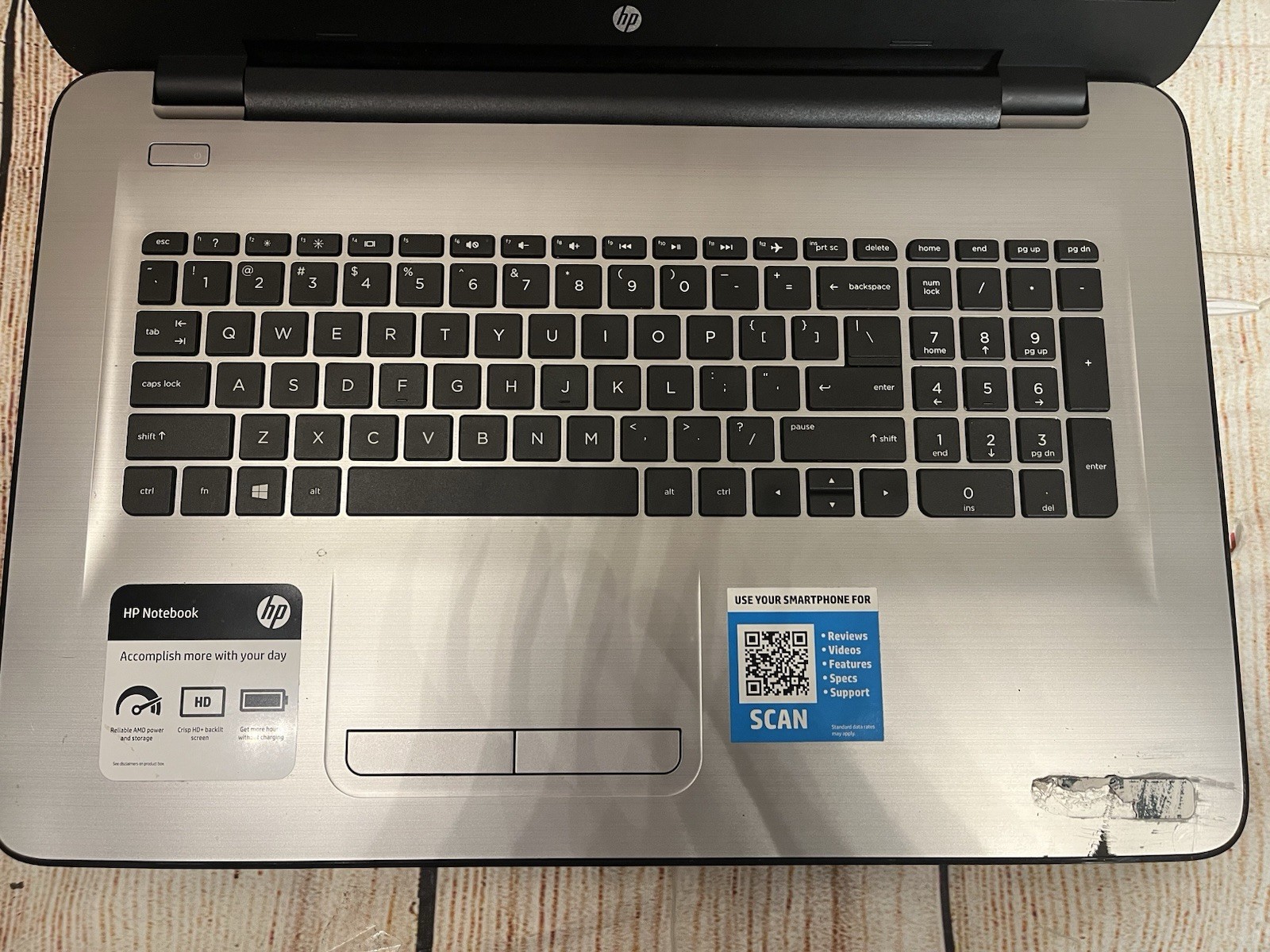 HP Notebook 17″ 17-y012nr AMD A8-7410 Radeon R5 8gb 500gb W/charger Dead Battery