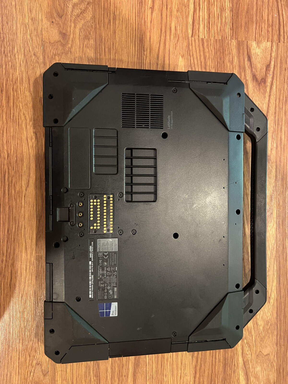 Dell latitude 14 rugged 5414 i7 8GB Ram 256GB SSD windows Installed