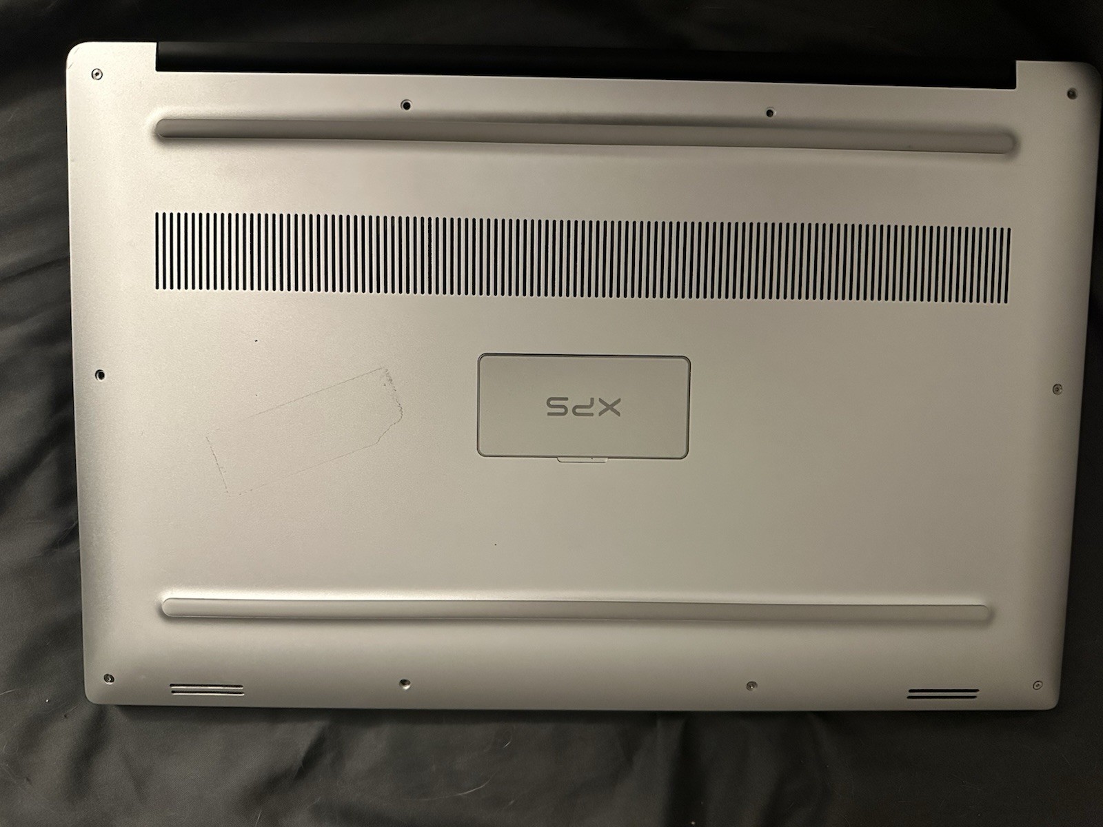 Dell XPS 15 7590 | i7-9750H | 32GB RAM | GTX 1650 | 256GB NVMe SSD | Excellent