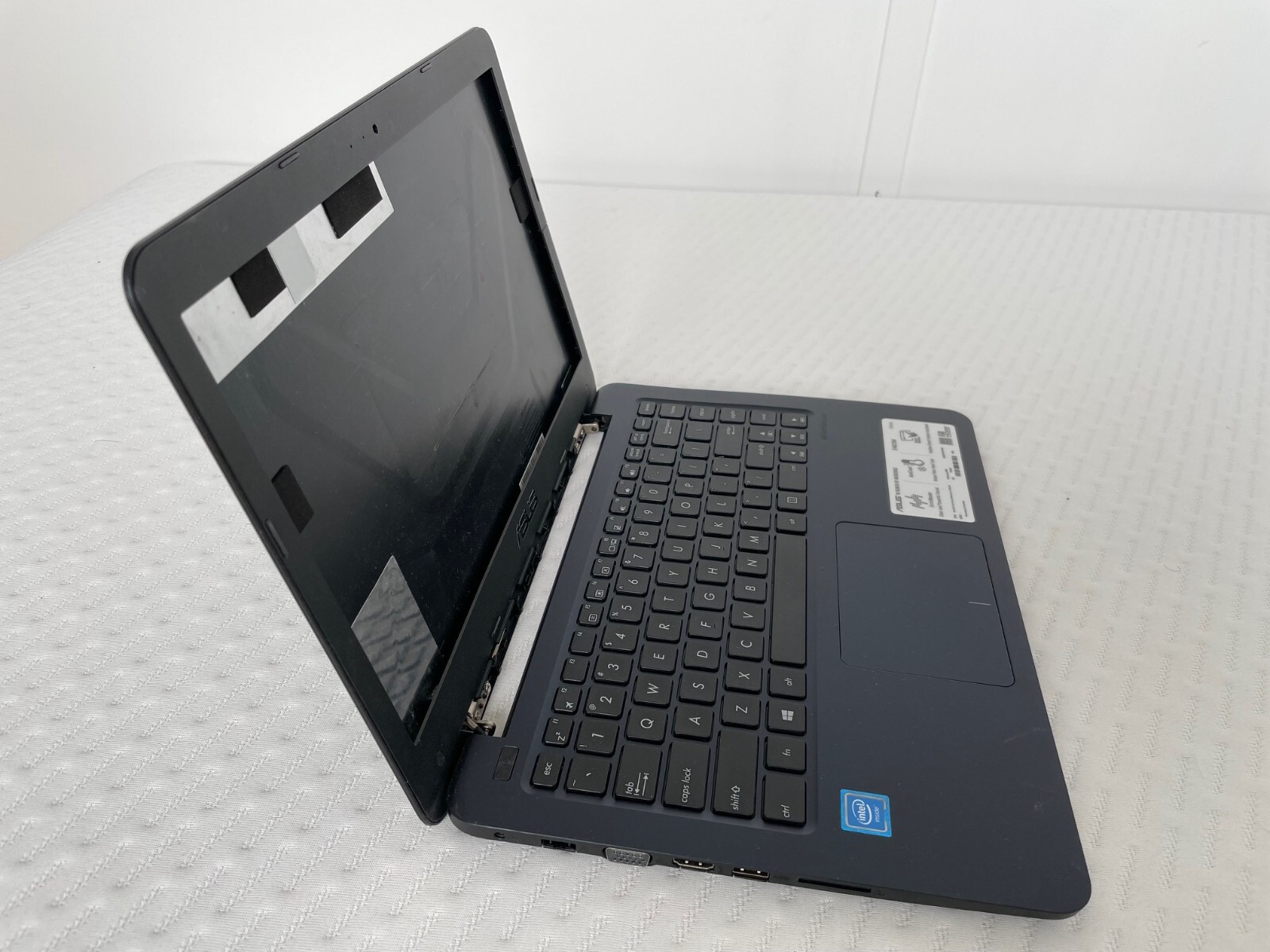ASUS Laptop E402S N3050 CPU, 2GB RAM, 32GB eMMC SSD, Boots Up, For Parts As-Is