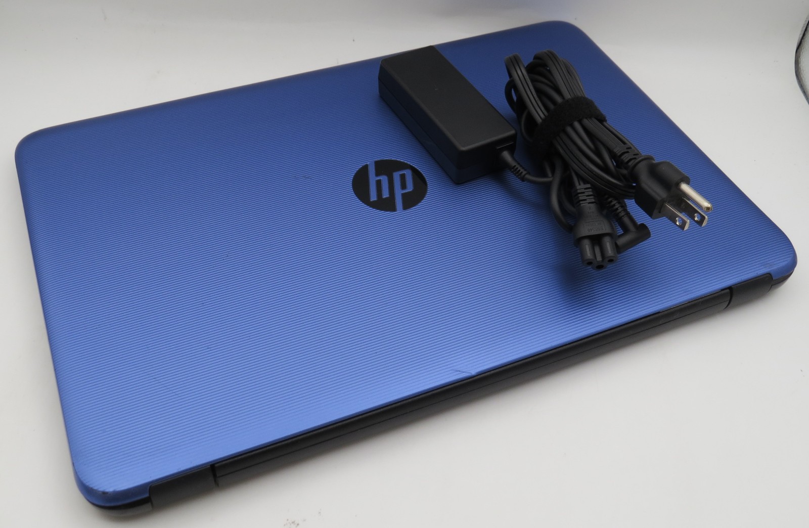 HP 15 | I3-6100U @ 2.3GHz | 4GB DDR4 | 256GB SATA SSD | 15″ | No OS