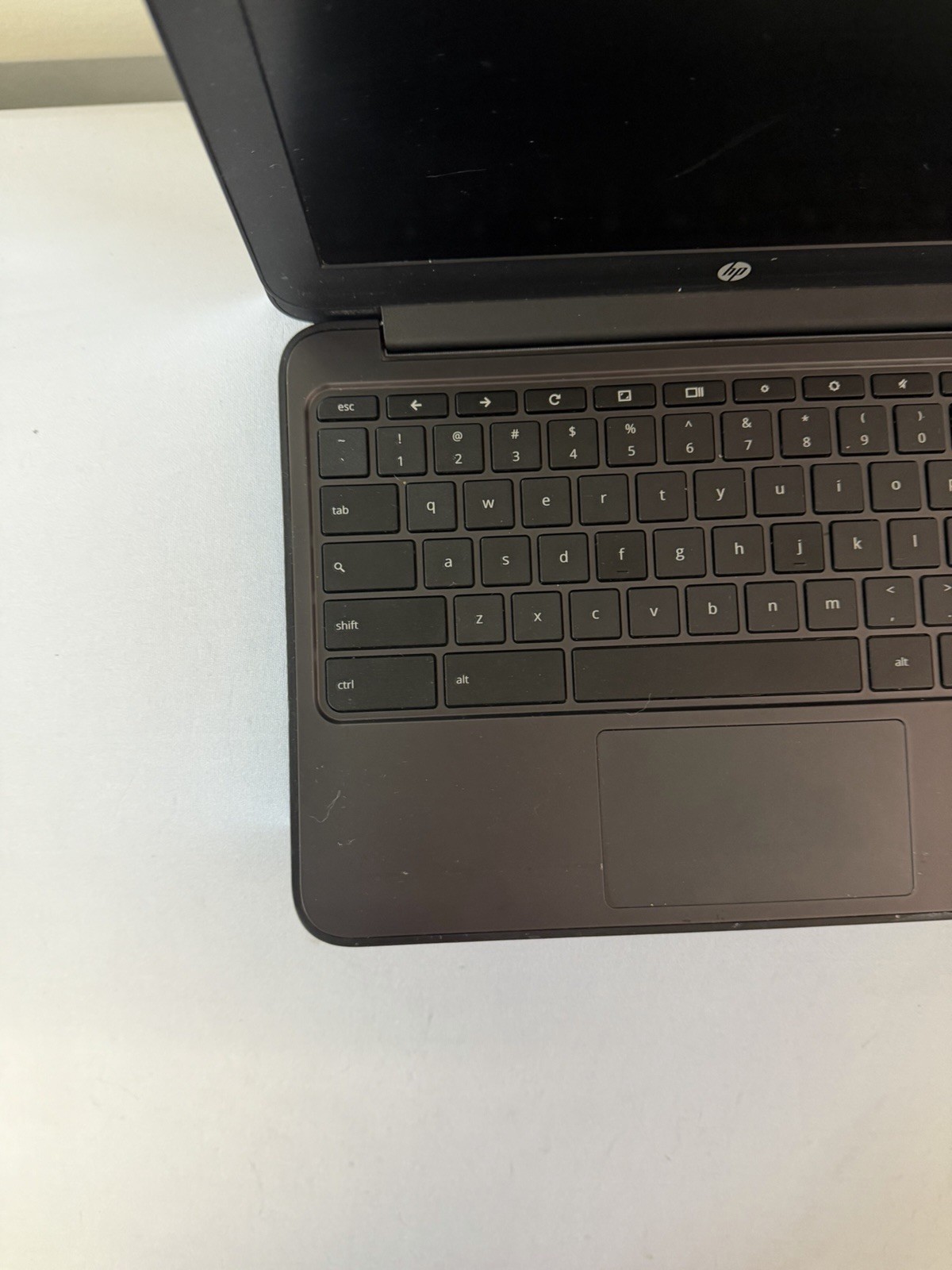 HP Chromebook 11 G4 Laptop – Screen Leaks Light – Intel Celeron N2840 – Read Des