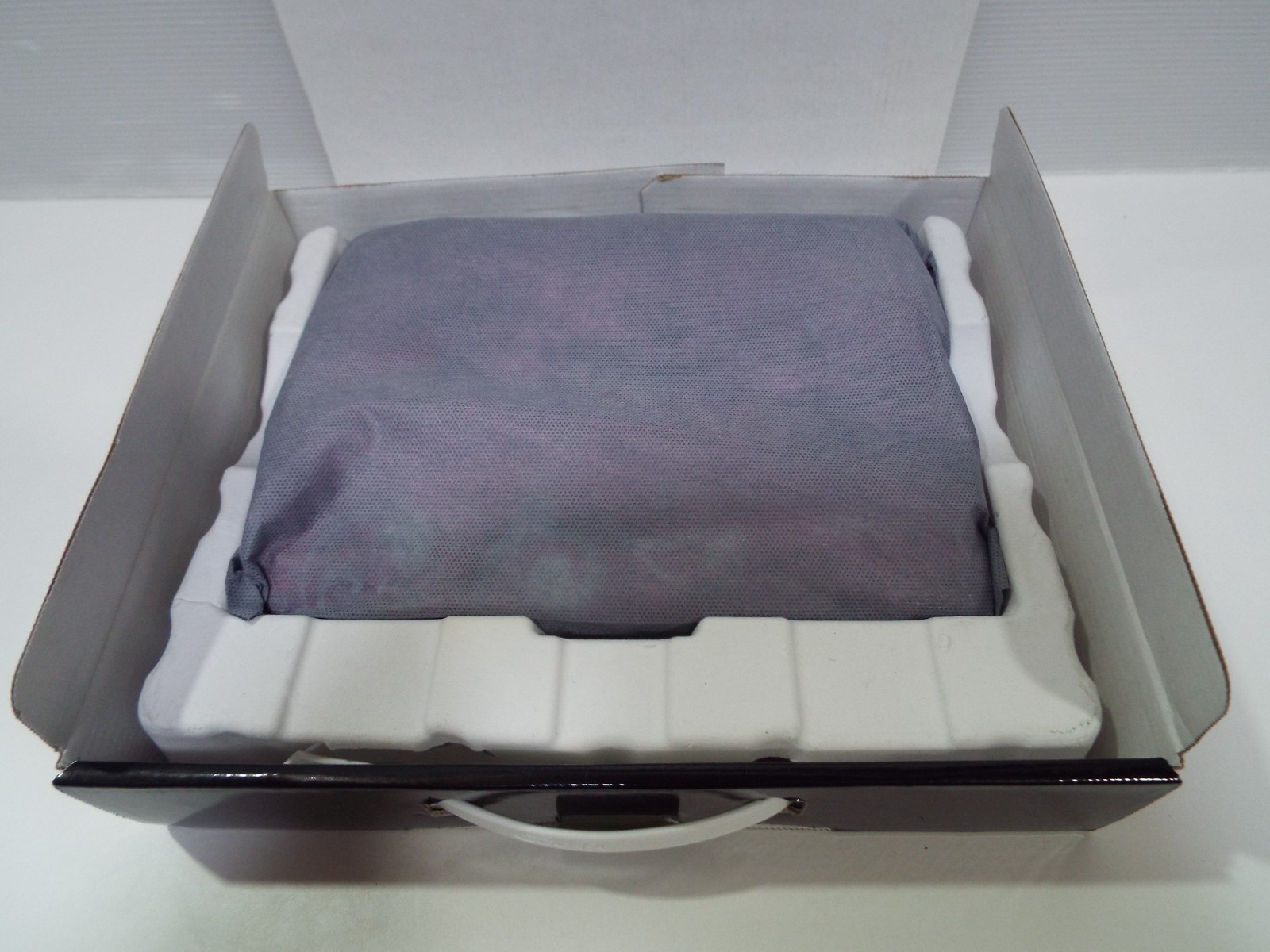 ASUS 8.9″ Disney notebook laptop computer Eee PC MK90H in Princess Pink with box