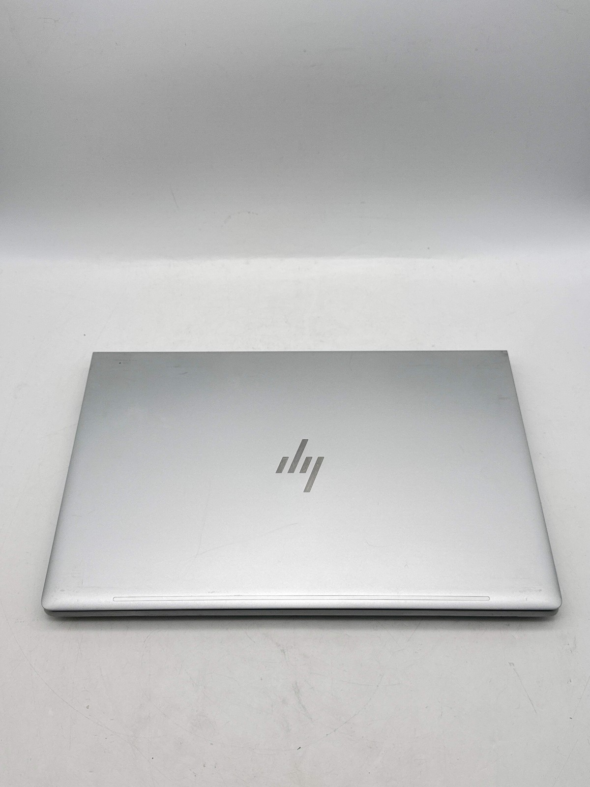 HP EliteBook 640 G10 14.0″ FHD Touch Core i5-1335U 1.30GHz 256GB SSD 8GB RAM