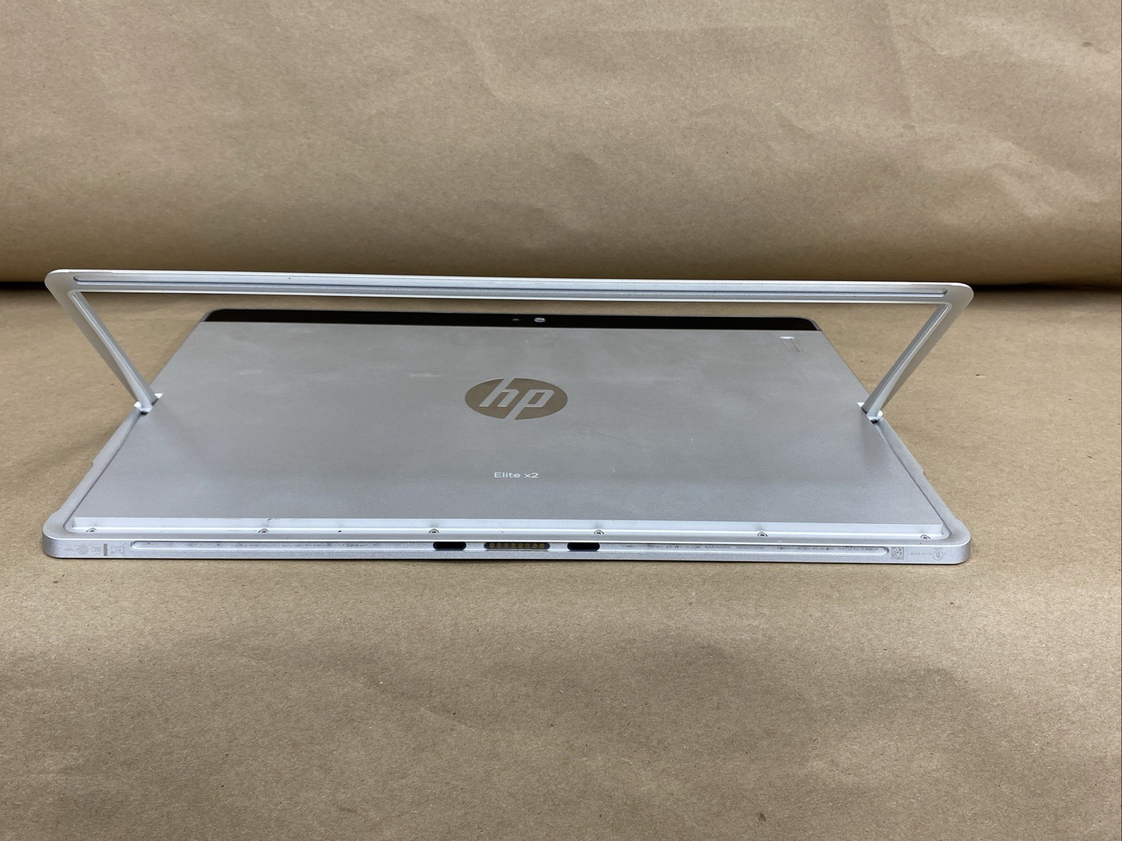 HP x2 1012 G1 – 12″ FHD – m7-6Y75 – 8GB – 256GB SSD – Win 10 Pro – Bad Battery