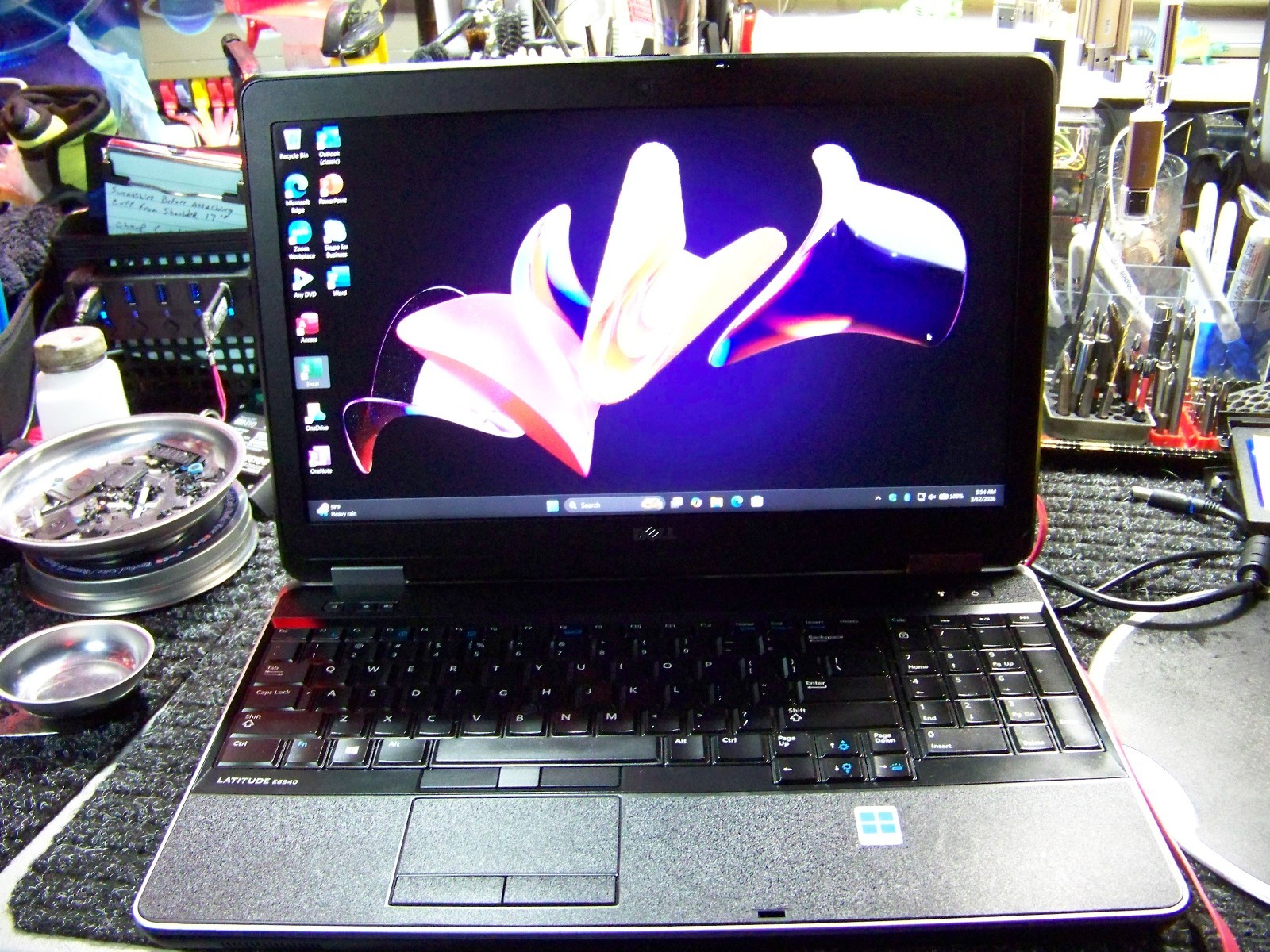Dell E6540_Windows 11💥New250 SSD💻i7 QUAD/AMD💻BACKLIT_DVD+Webcam💻Office 2024