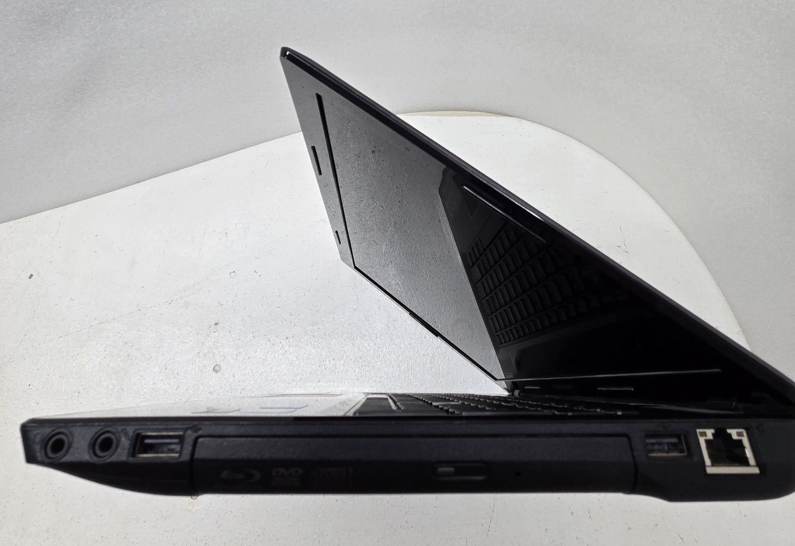 Lenovo ThinkPad Z570 15.6″ Laptop Intel i5 2430M 8GB 750GB HDD NO OS (FL)