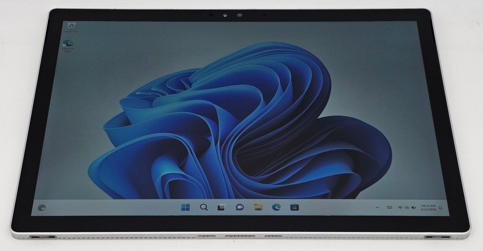 Microsoft Surface Book & Dock – 13.5″ 2-in-1 Laptop – i7-6600U 8GB RAM 256GB SSD