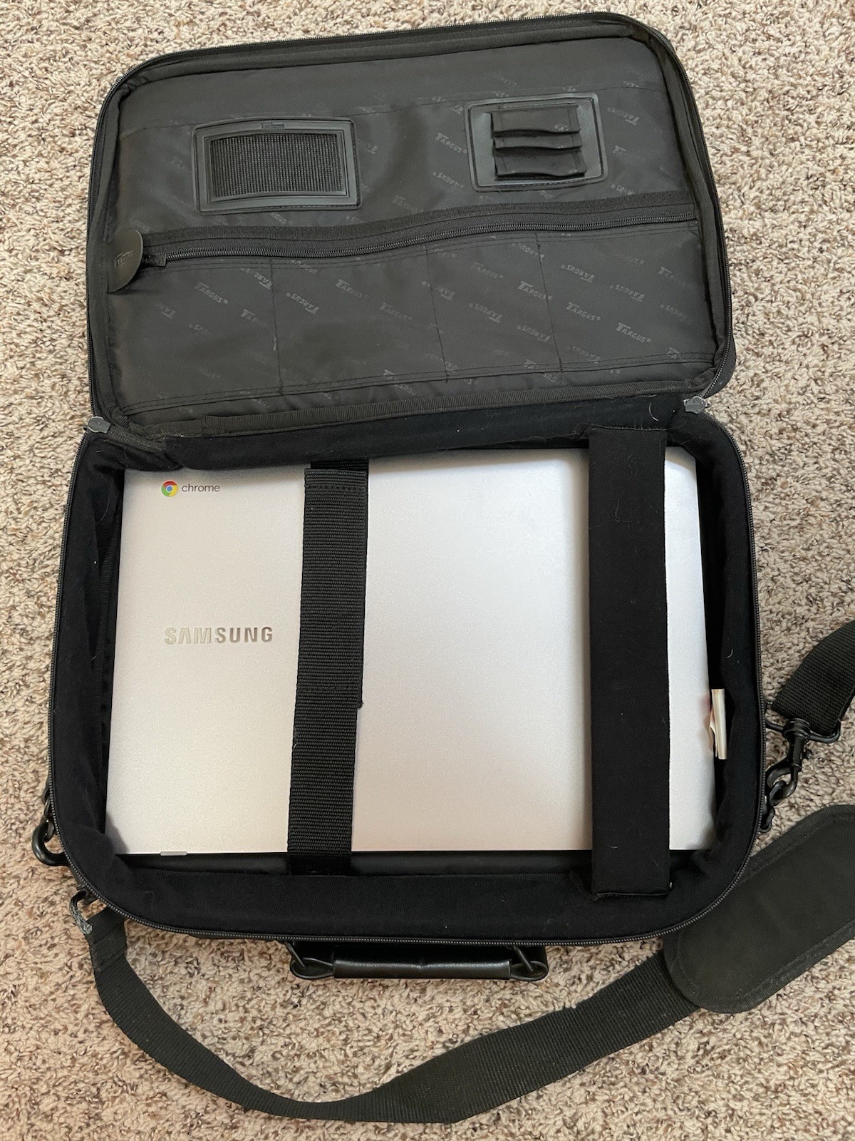 Samsung Chromebook XE350XBA (15.6″, Intel N4000, 4GB, 32GB, ChromeOS) w/ Charger